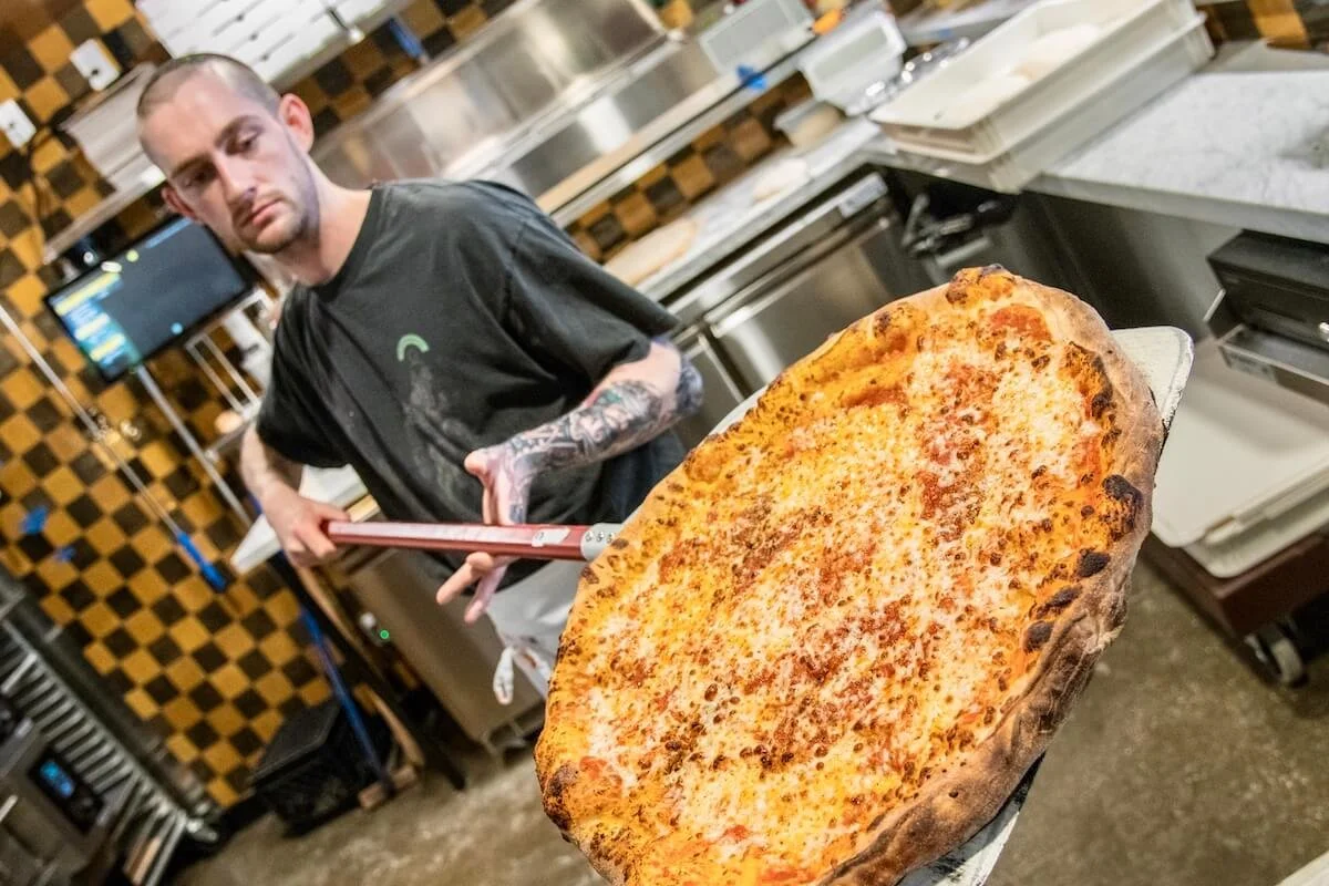 Taverna Pizza: A taste of New York to the Westside