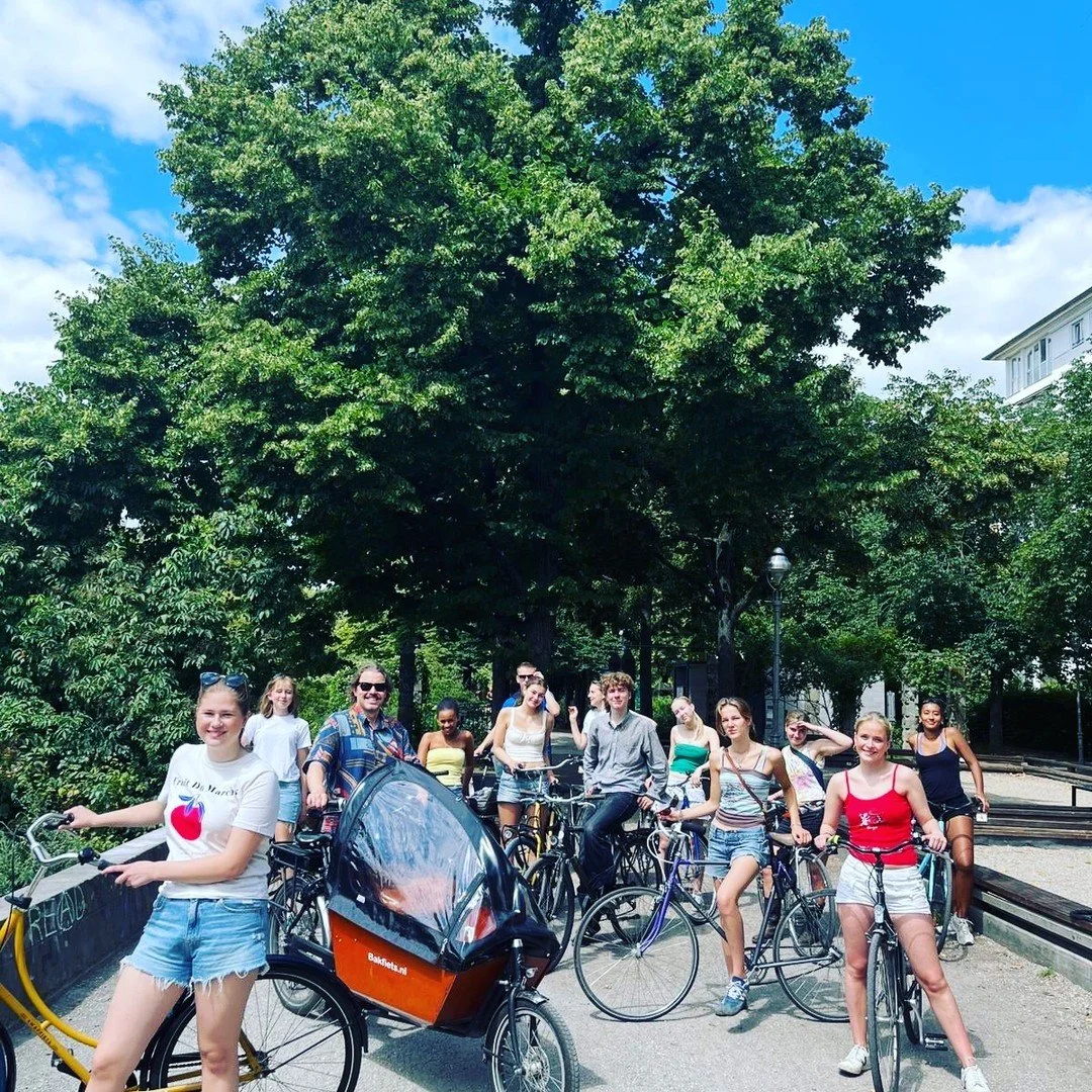Videreg&aring;ende elever fra Osloskolen (som tar utveksling i Berlin med Vg2 i Berlin-prosjektet gjennom Kongshavn videreg&aring;ende skole) var de f&oslash;rste som ble med p&aring; v&aring;r nye Neuk&ouml;lln Street Art/Graffiti-tur. Mer om turen 