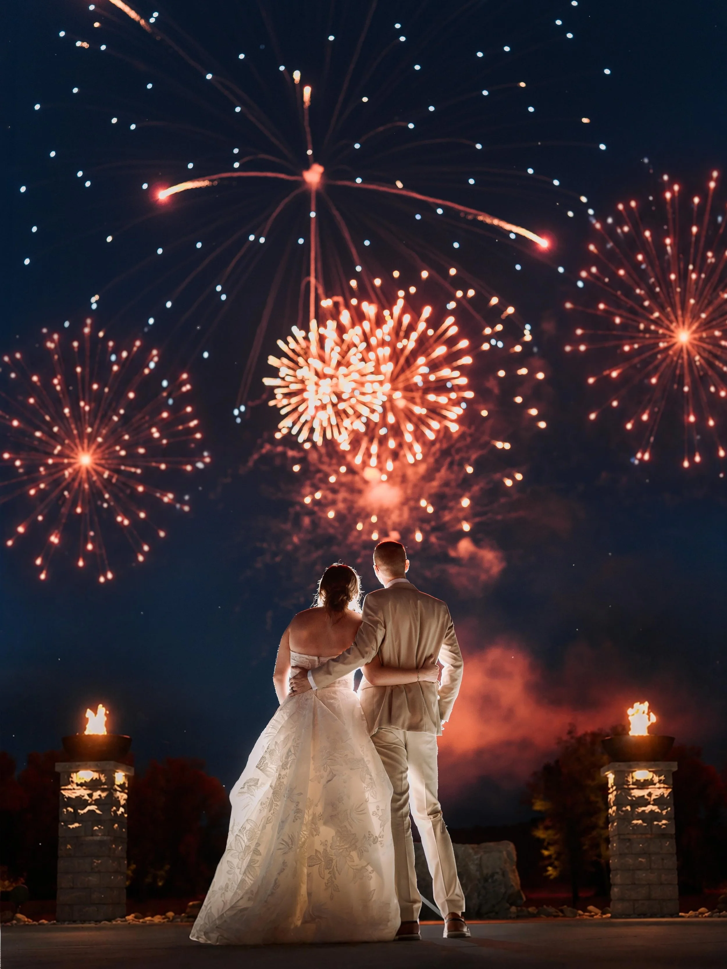 Bucket list wedding shot this weekend&hellip; shooting a wedding that ends in fireworks! Congratulations Danielle and Zac.
.
.
.
.
.
.
.
.
.
Second shot for @lillianfarrellphotography