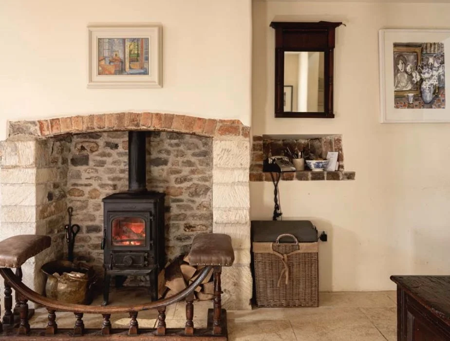 Sitting Room & Hallway