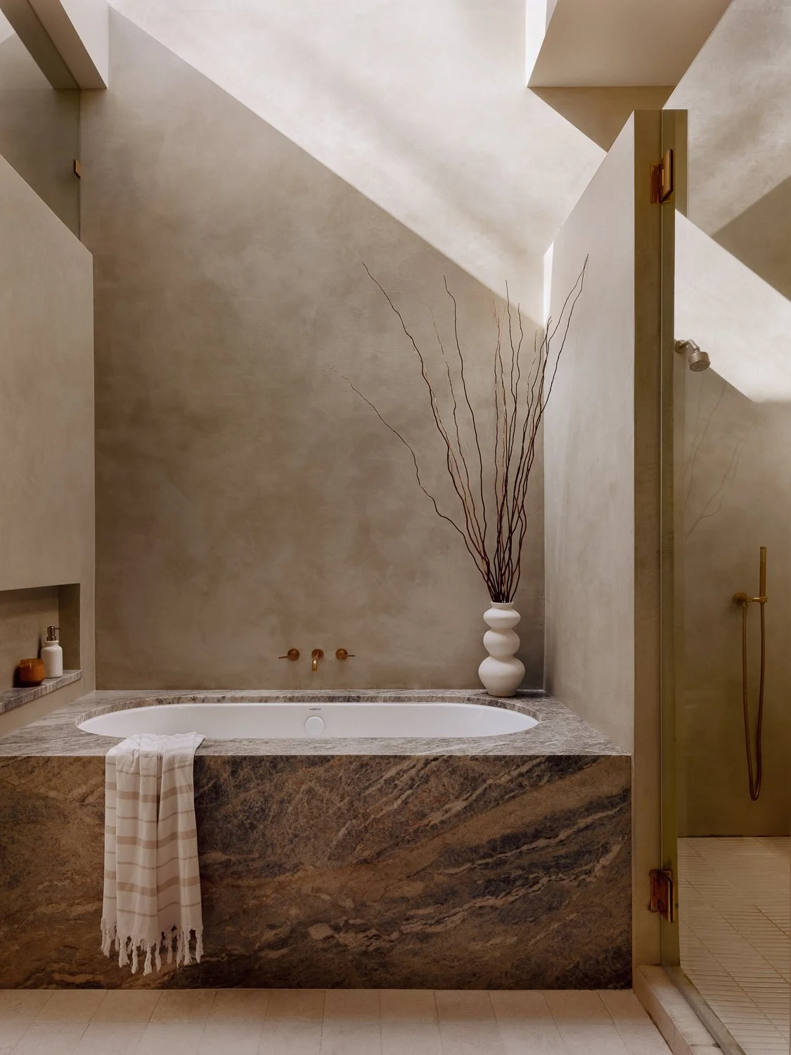 bathroom12620.jpg