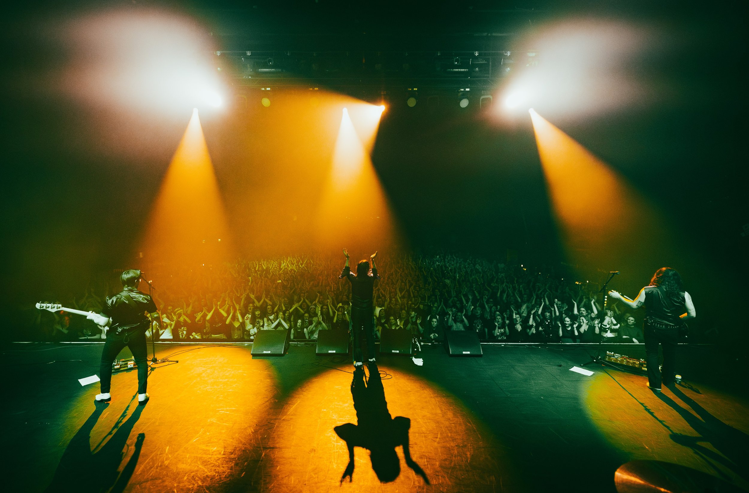 BODY TALKS: THE BOYS FROM THE STRUTS REALLY NEVER STOP MOVING DURING THEIR SHOWS. THIS IMAGE CAPTURES HOW THAT MOVEMENT CAPTURES THE AUDIENCE FOR THE ENTIRE SHOW.