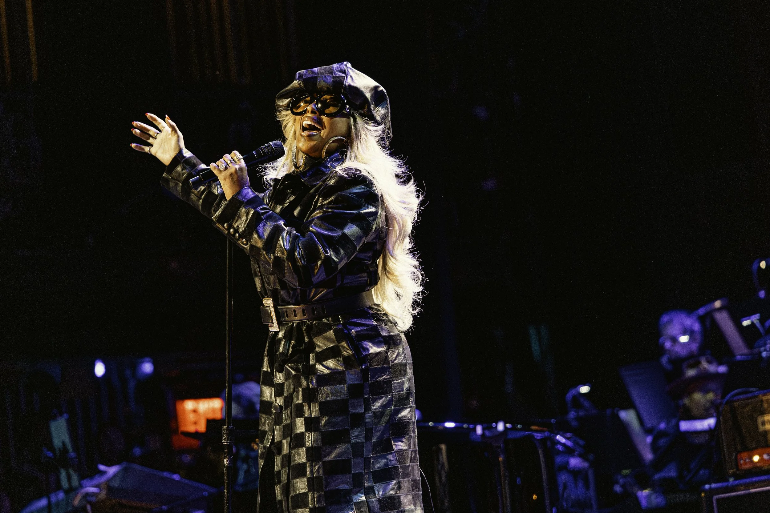 ONE: MARY J BLIGE CARRIES THE ROOM AT LOVE ROCKS 2026.