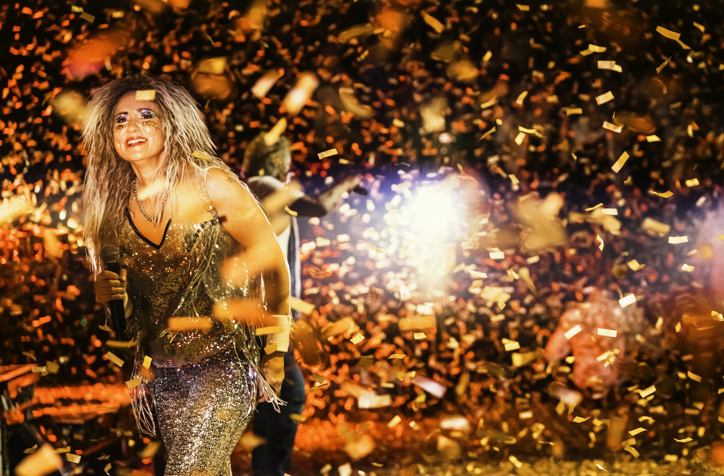 FIVE MORE SECONDS: TO CAP OFF AN EPIC EVENING AT ROYAL ALBERT HALL, KT TUNSTALL'S FRIENDS BLASTED HER WITH CONFETTI.