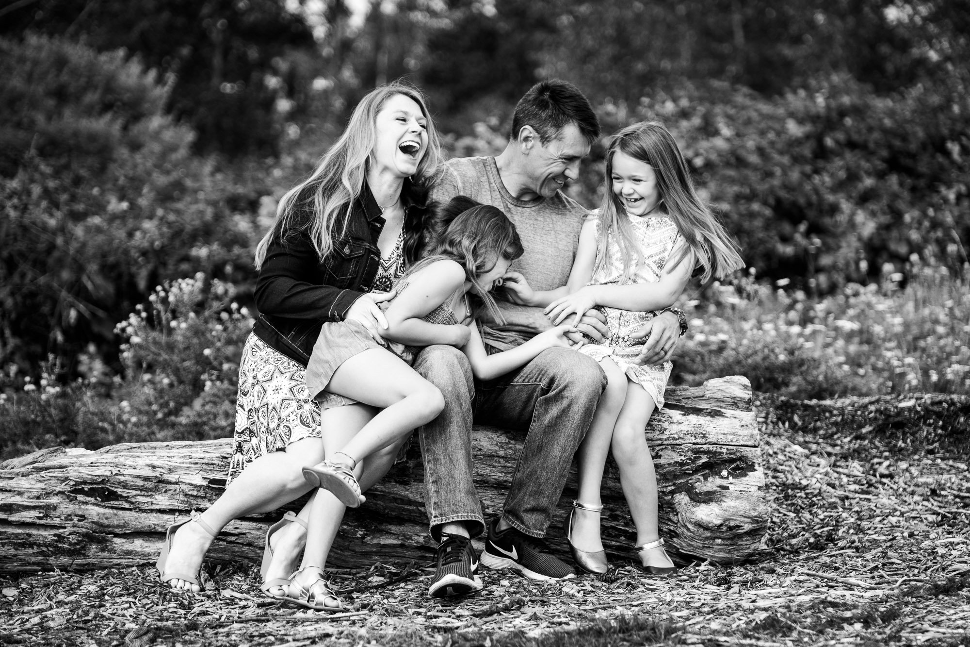 What to Expect from Your Kids at a Family Photo Session