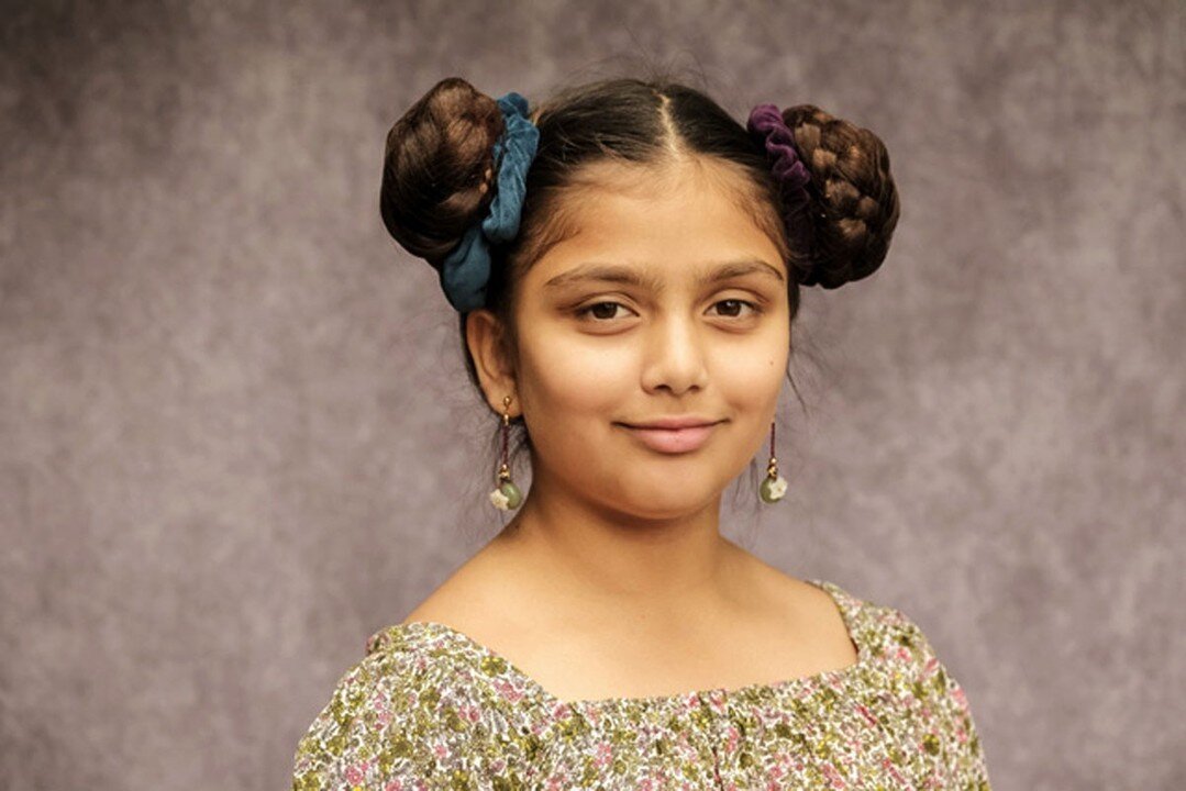 This is a school portrait. Yes, you can get a beautiful and authentic photo of your child on school photo day! Taking school photos is very fun, and is a favorite part of my job 💕⁠
⁠
#triciaenfieldphotography #seattlephotographer #seattlefamilyphoto