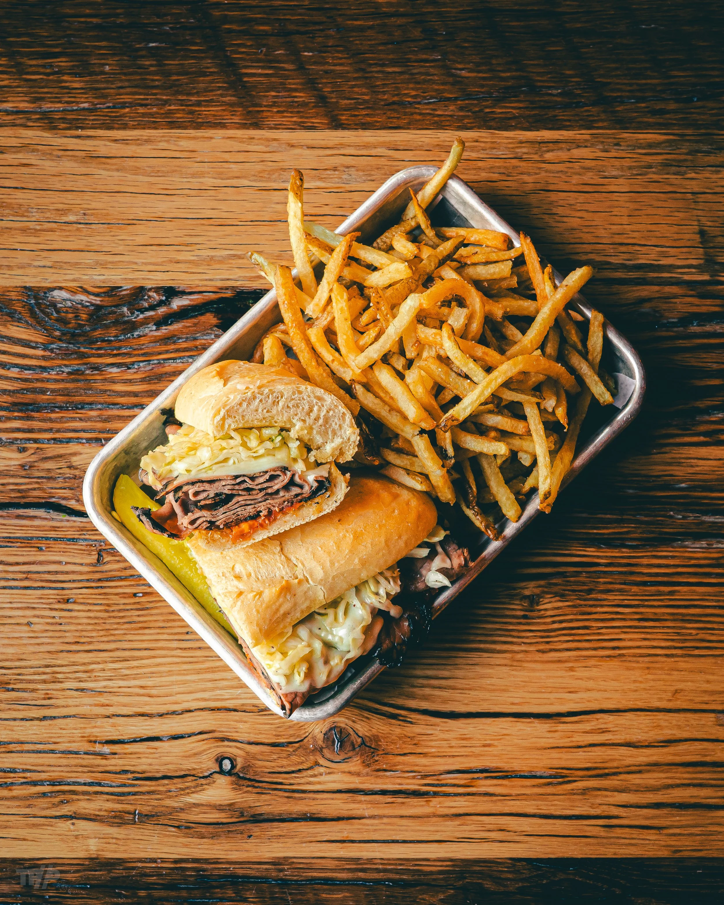 [ FOURSCORE ] roast beef sandwhich.jpg