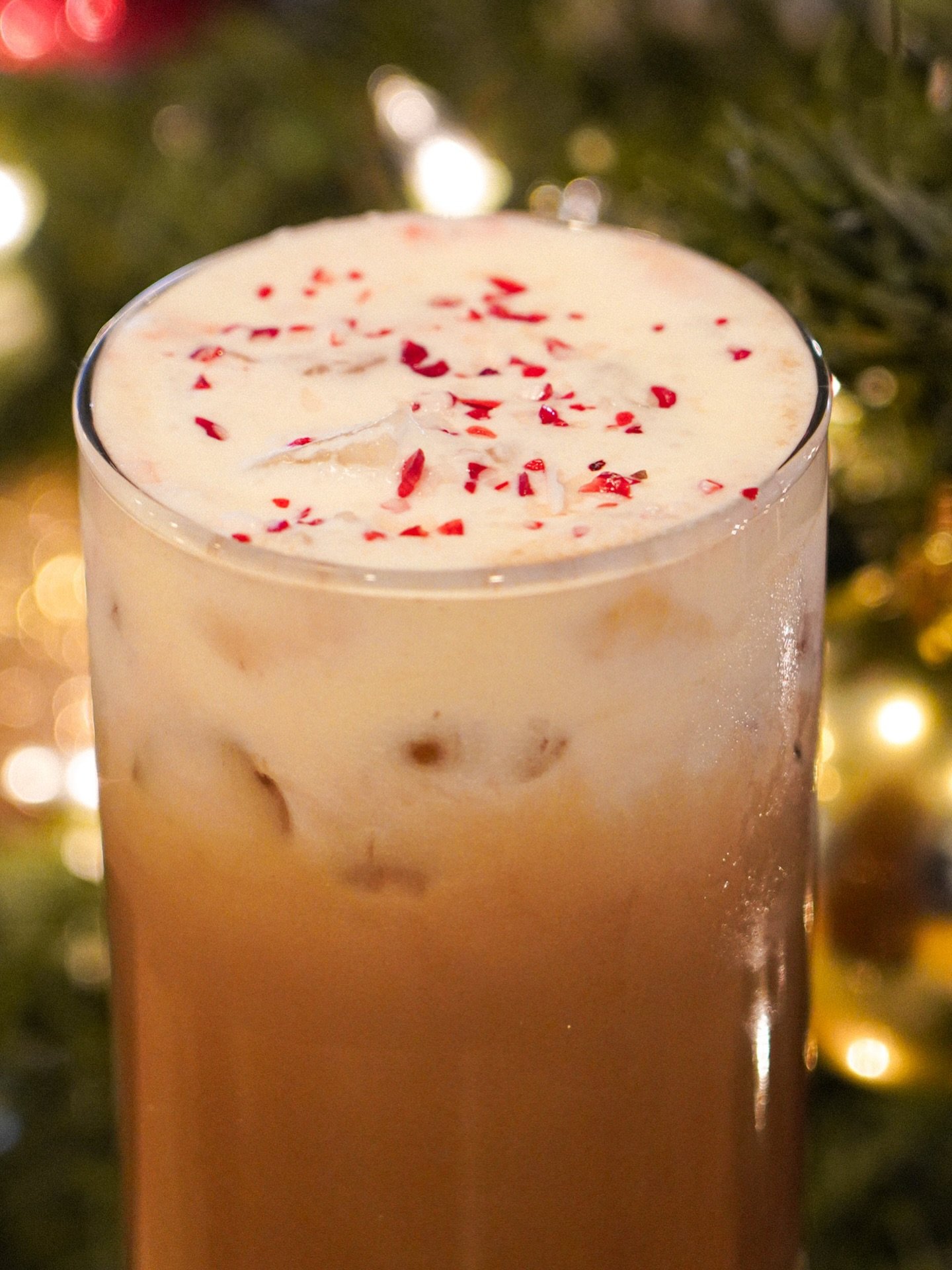 White Chocolate Peppermint Bark Latte🎅🏼🎄 

The perfect holiday coffee❄️