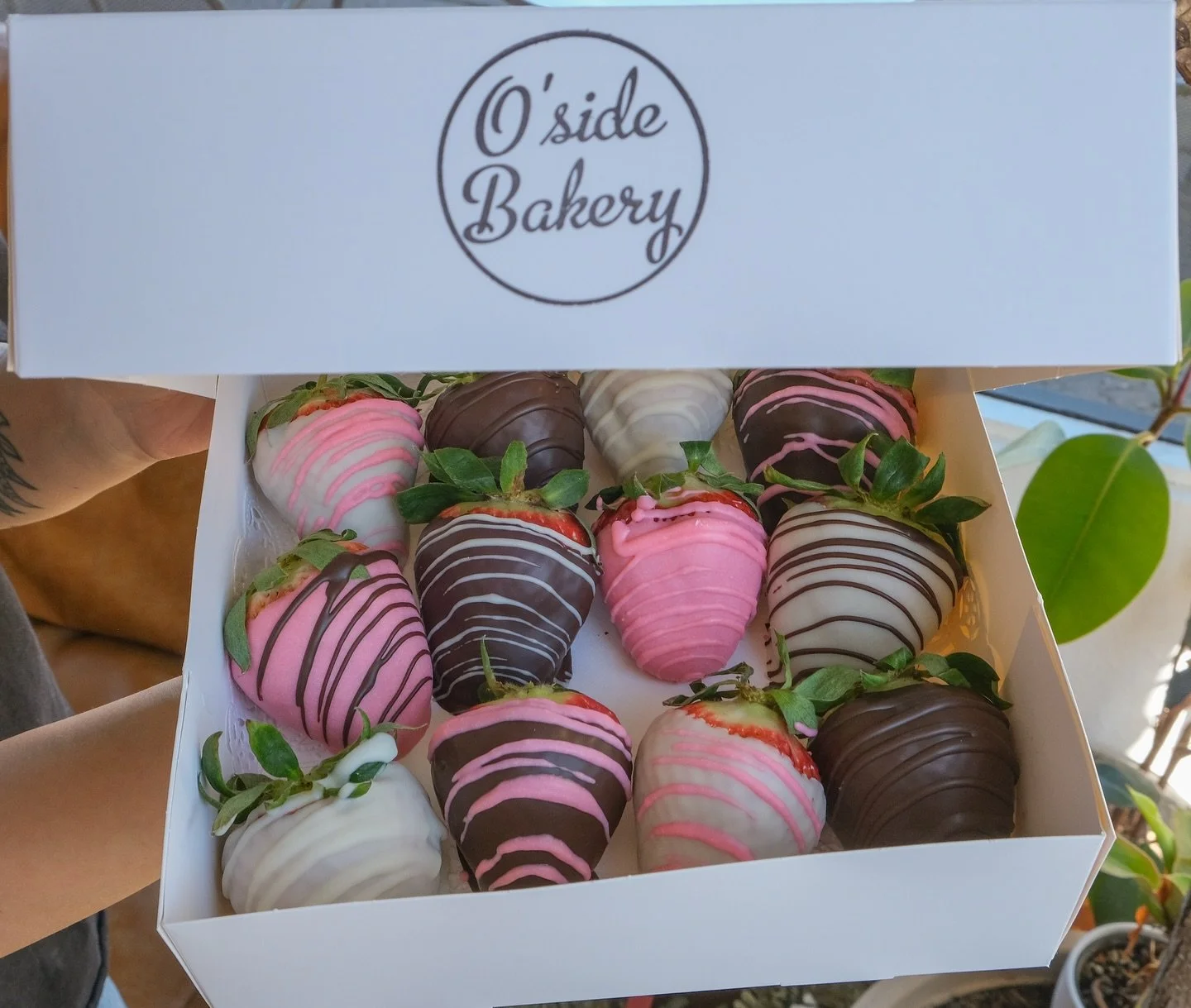 Valentine&rsquo;s Day week is here💖🫶🏻💌🫂❤️

Pre-order your strawberries &amp; sweet treats 🍓

Available daily from 2/11 - 2/15 💌