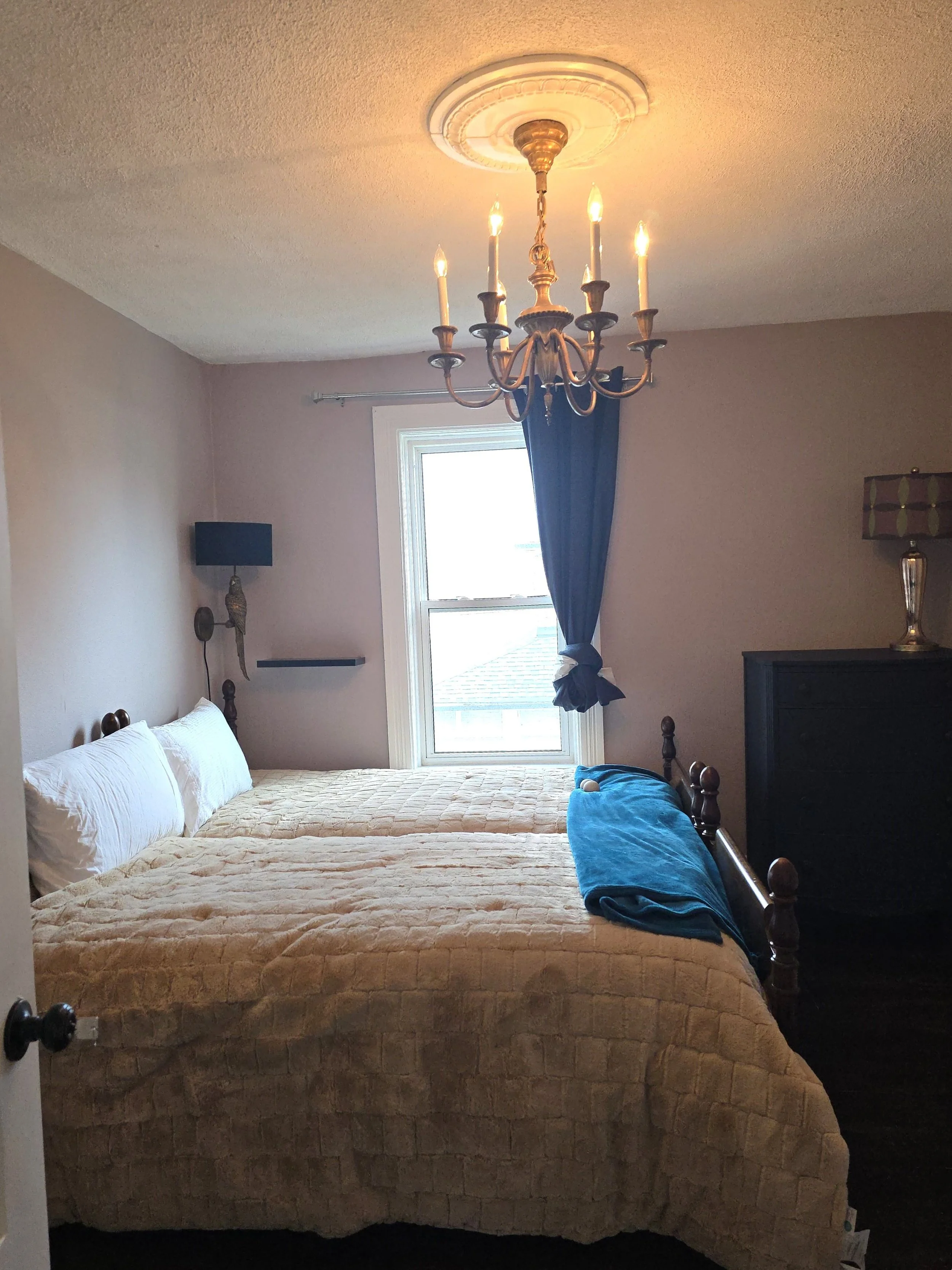 Bedroom # 2 with 2 single beds.jpg