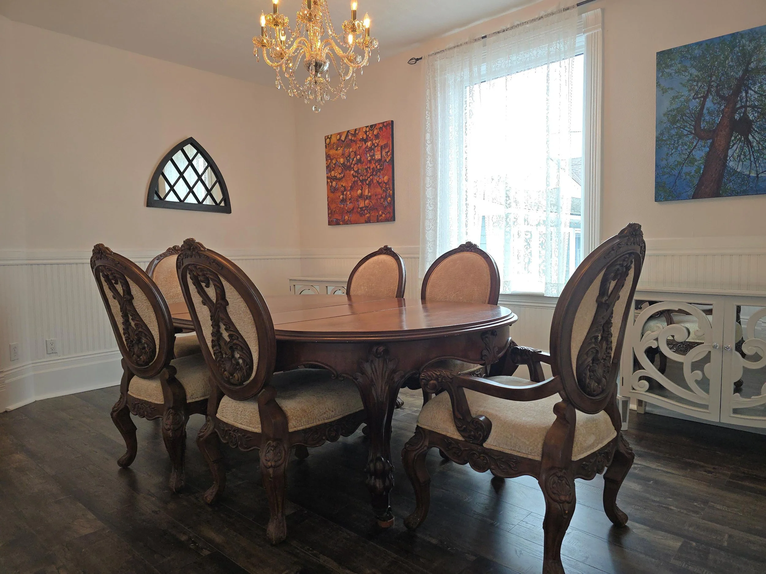Dining room.jpg