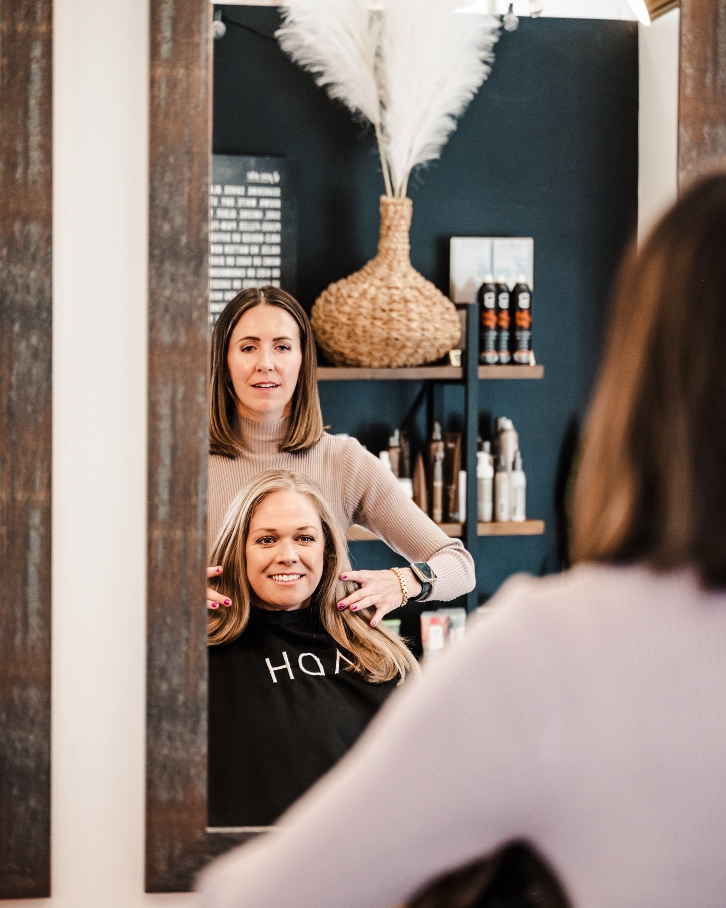 I know the most terrifying thing for a woman is to switch hairstylists. 🙈🙊

I know it&rsquo;s scary to call/email/message a new stylist. Will they TRULY understand what you want? What if they cut off too much hair? What if it turns out yellow and s