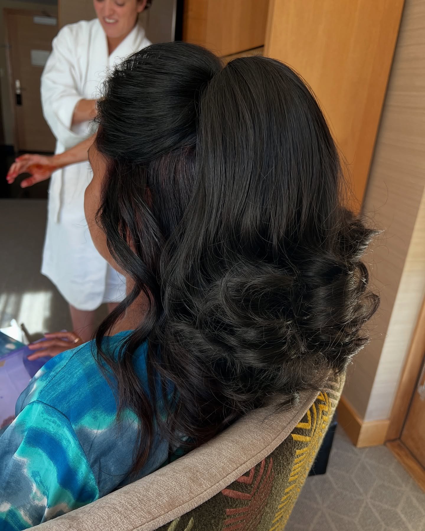 When she sat in my chair, she smiled and said, &ldquo;I just want to feel elegant.&rdquo; 

Her son was getting married, and she wanted a style that made her feel as radiant as the moment itself. 

She had a vision&mdash;soft, voluminous, timeless. B
