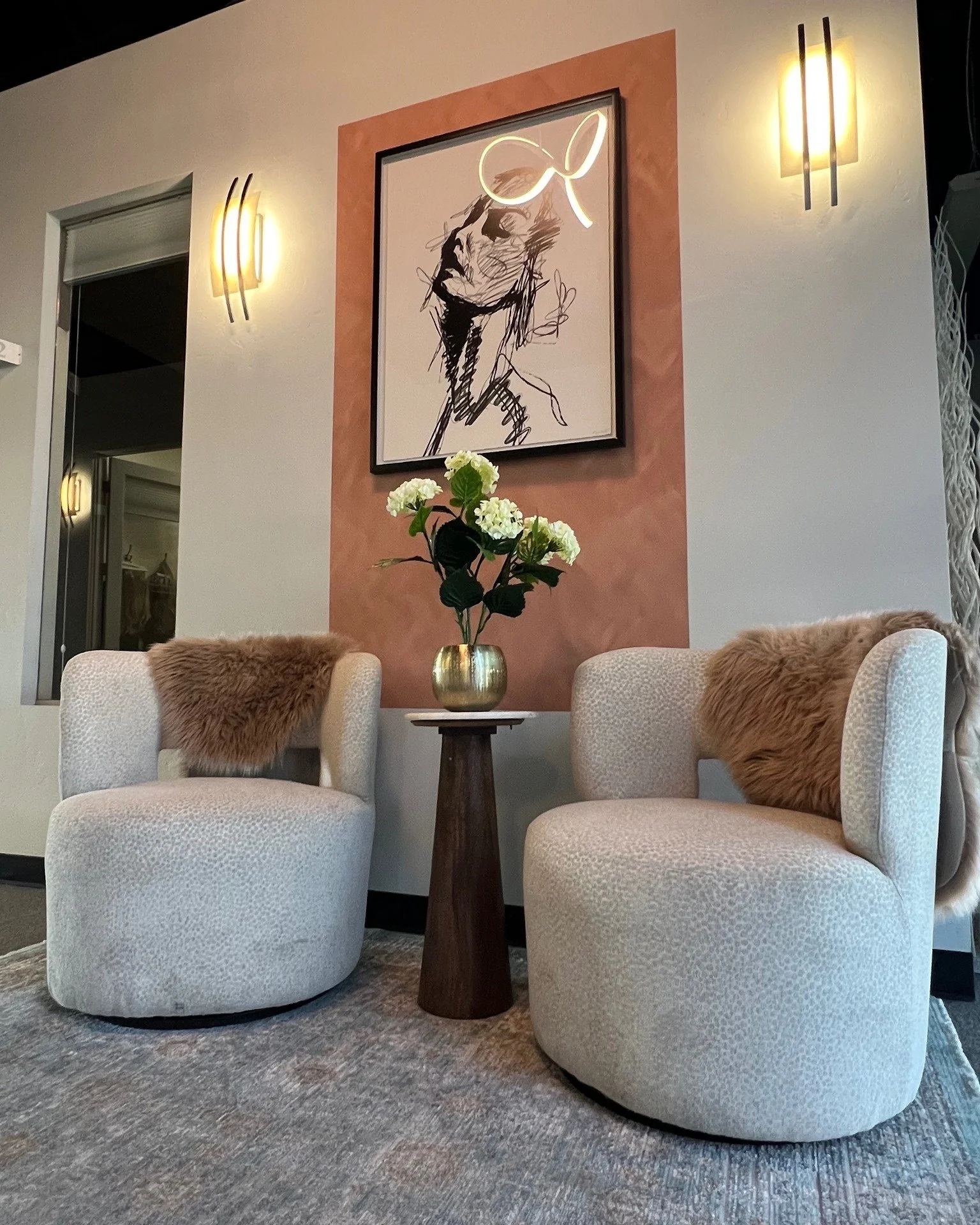 Welcome to your NEW SALON HOME! 

When the music, energy and aesthetic is just right. 👍🏼

I understand seeing a new stylist can be intimidating. It&rsquo;s like going on a first date. We meet online, chat a little bit, then make a date to meet in p