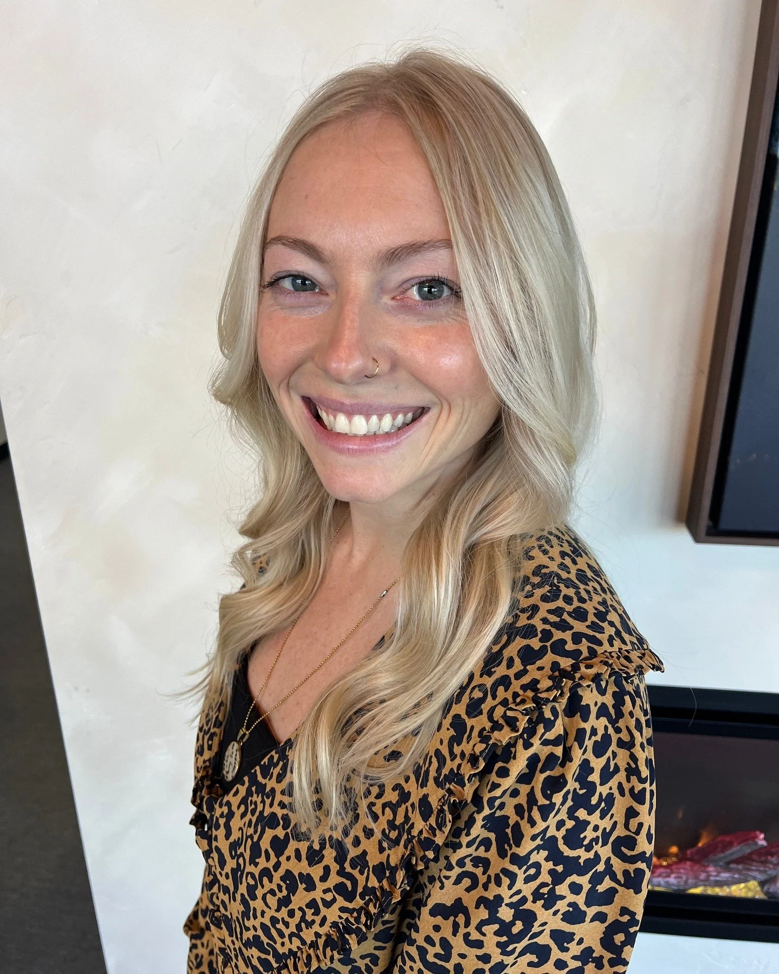 Great hair doesn&rsquo;t end when you leave my chair.

It&rsquo;s the daily rituals &mdash; the right heat protectant, shine serum, and care routine &mdash; that make your blonde last.

I&rsquo;ll teach you how to protect your investment, extend your