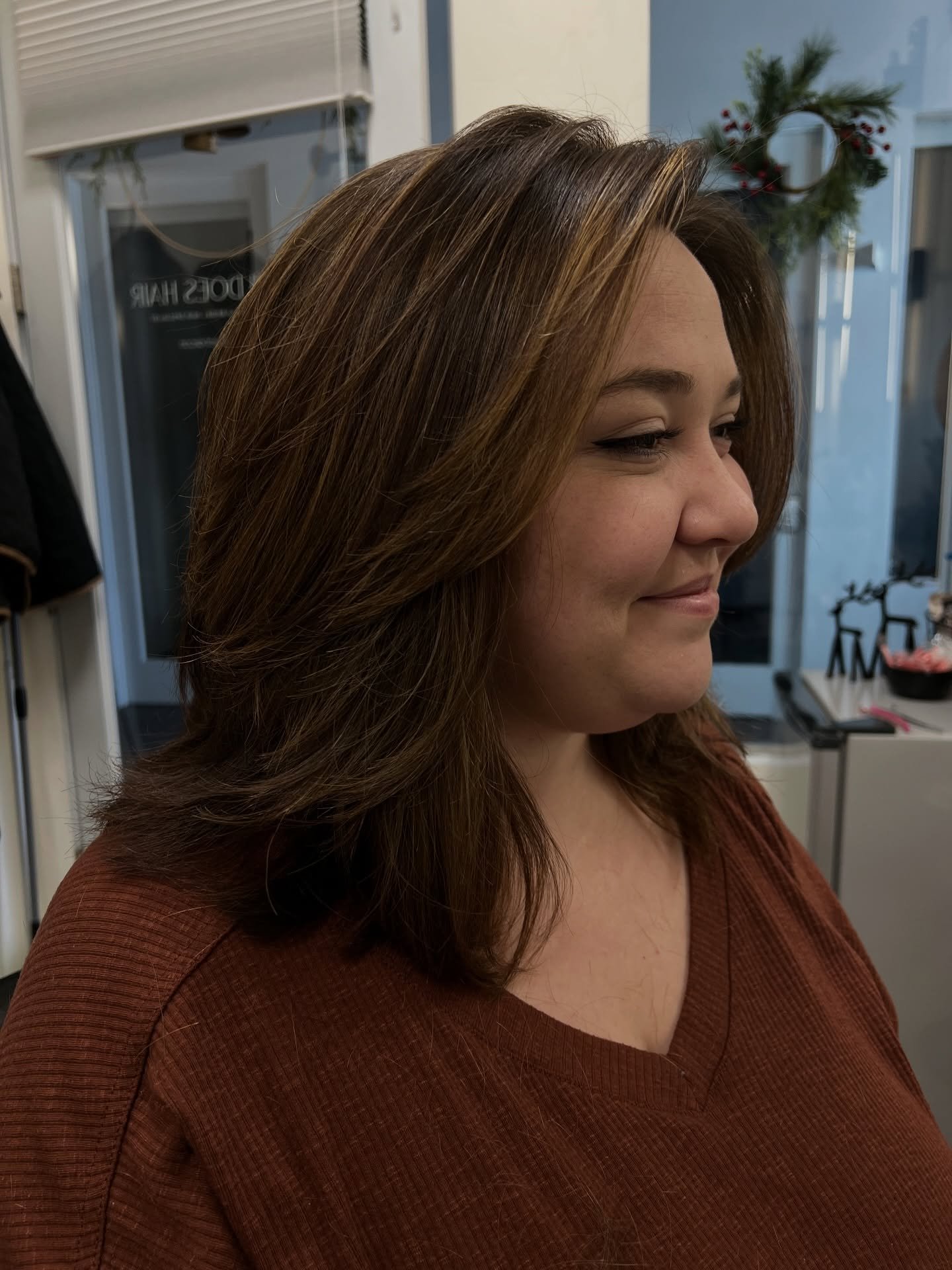 A haircut isn&rsquo;t &ldquo;just a trim.&rdquo;

It&rsquo;s a reset. A boundary. A confidence shift. ✂️✨

Most of my clients don&rsquo;t come in saying &ldquo;I need 2 inches off.&rdquo;

They come in saying:

&bull; &ldquo;My hair feels heavy.&rdqu