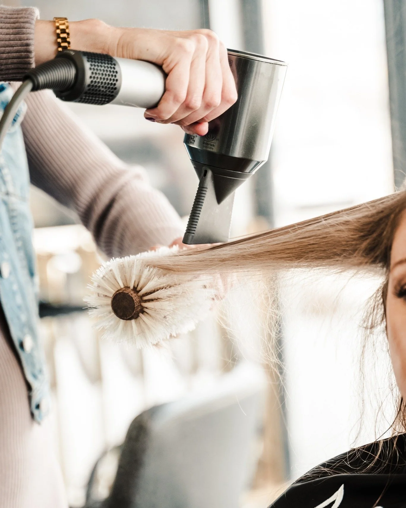 ✨ Why I Always Blow-Dry &amp; Style Every Client&rsquo;s Hair ✨

Now, I know this may sound silly, but I've heard from my clients that some stylists don't take the time to give them a proper blowout. 😳

Every client who sits in my chair deserves mor