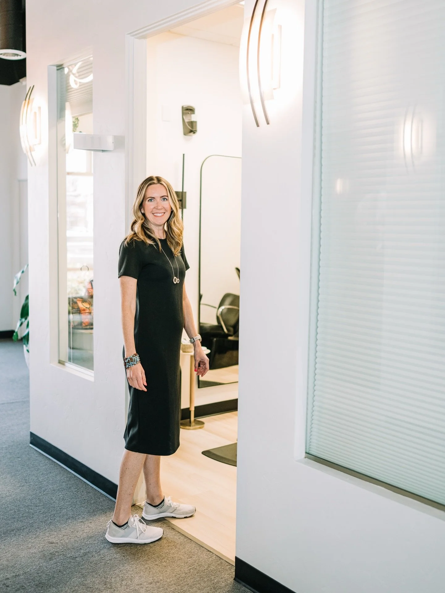 Where modern blonding meets a personalized, one-on-one experience.

No chaos, no rush&mdash;just thoughtful, custom hair in a space designed for you. 🩷

📸: @amandamatildaphotos 
📍: @scenicstudiosalons