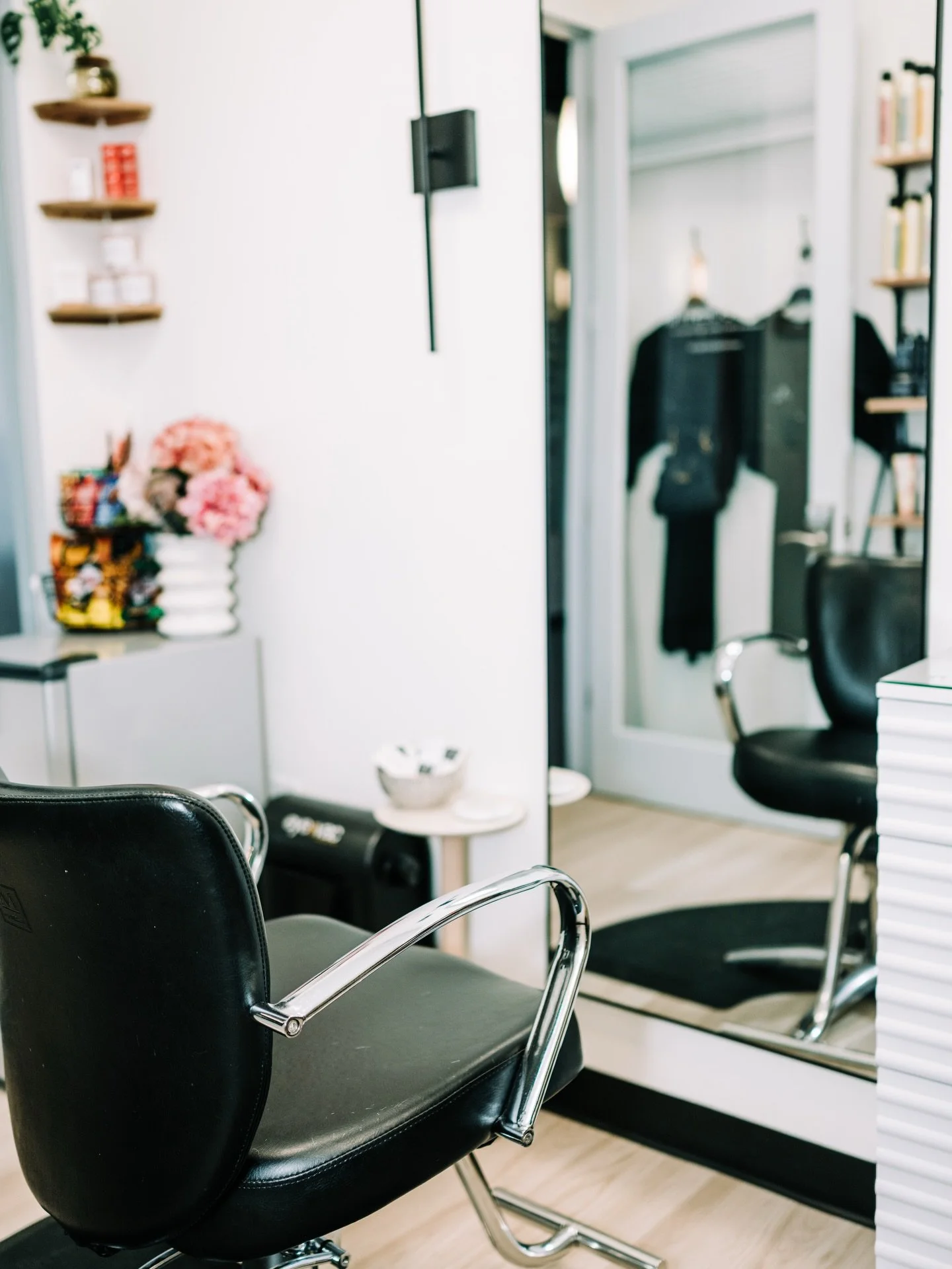 The moment you sit in this chair, that&rsquo;s the moment all of your stress, worry and busyness disappear. 

Think about it. 

The second your body touches my chair, It&rsquo;s like a sigh of relief washes over you. Everything that doesn&rsquo;t mat
