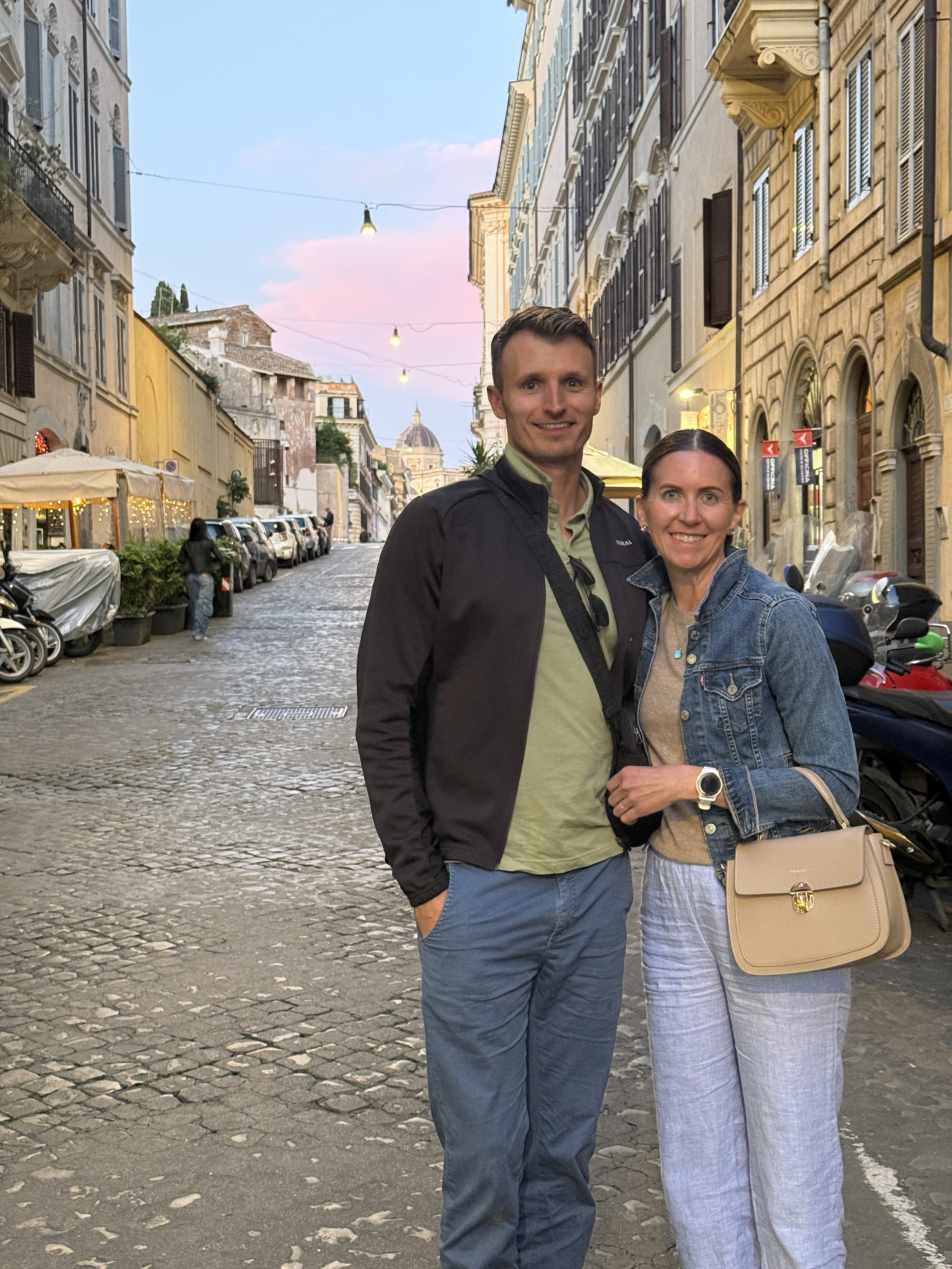 Annji and Patrick traveling in Rome, Italy
