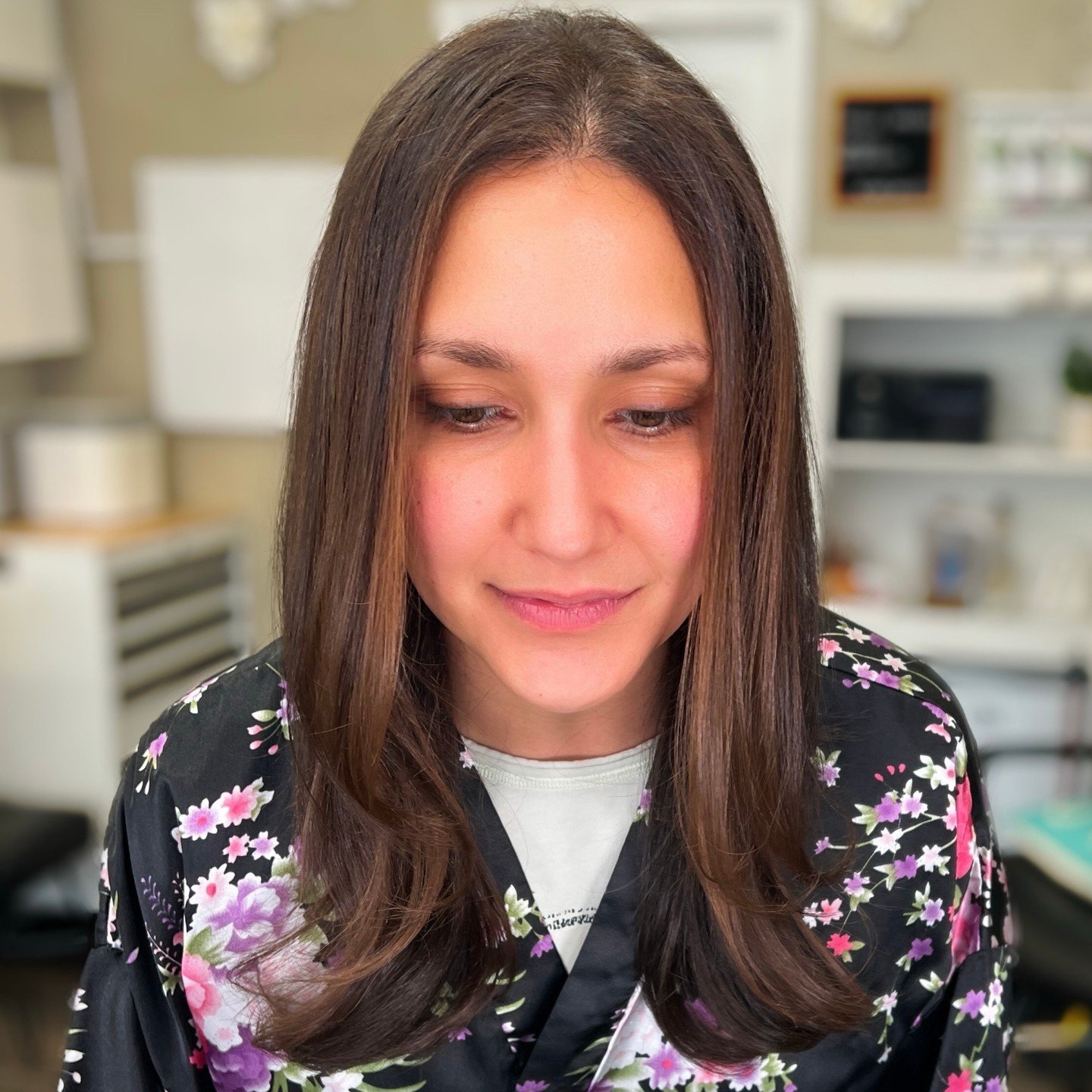 ✨💇🏻&zwj;♀️ Elevate your dark hair with soft, dimensional highlights!

Looking to achieve that perfect, rich brunette look? Here&rsquo;s my approach to getting the stunning, sun-kissed hair you've been dreaming of:

1️⃣ Embrace Subtle Contrast: To m