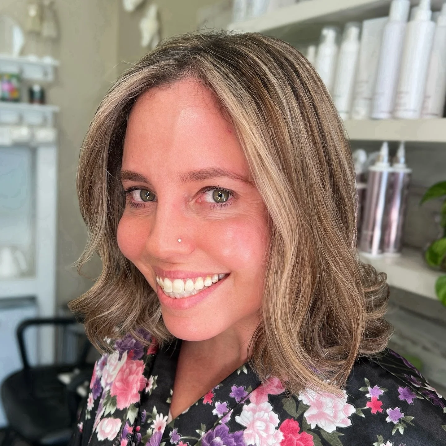 Whether you want a subtle lift or a noticeable shift, there&rsquo;s a highlight option designed to fit your lifestyle, not fight it.

✨ Mini Highlight
A refined pop of brightness around the face. Perfect for a soft glow or a modern money piece.

✨ Pa