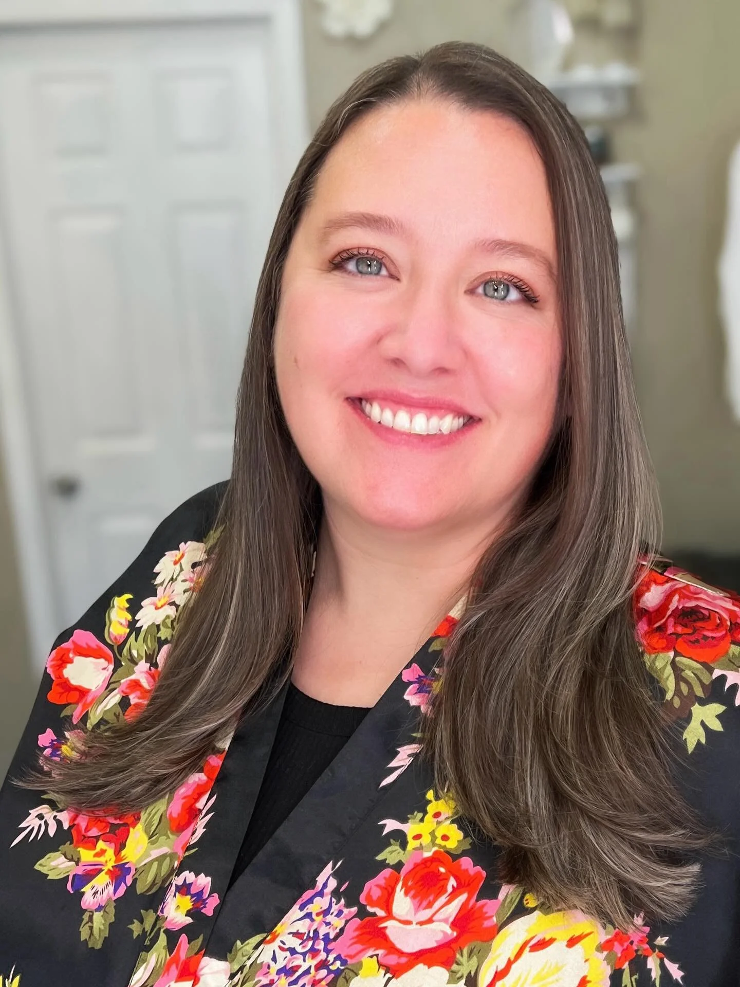 Plot twist: the woman behind all my gorgeous brand photos? She sometimes lets me take pictures of her! 

Meet the incredibly talented @samanthabehrensphoto - the creative eye responsible for the beautiful, professional images you see on my website an