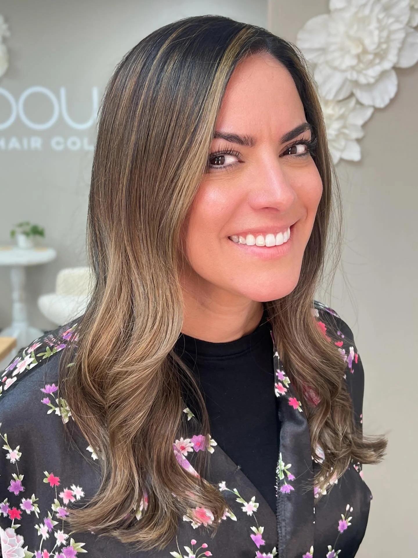 If you&rsquo;ve made 1,000 decisions before your appointment,
&ldquo;what do you want to do today?&rdquo; is a hard no.

So you say &ldquo;the usual.&rdquo;
And a few weeks later&hellip; your hair feels a little meh.

That&rsquo;s where I step in.

E