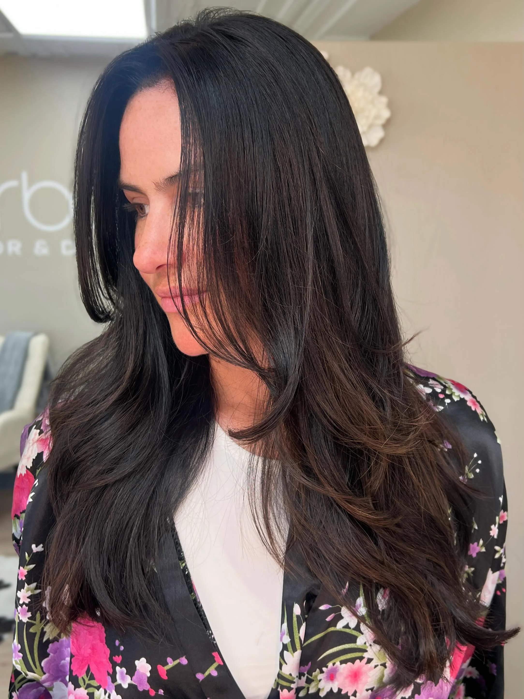 I think a lot of women are quietly exhausted by beauty that feels unrealistic.

The constant pressure to look younger&hellip; try harder&hellip; do more&hellip; and maintain everything perfectly.

Most of my clients are not looking for &ldquo;high gl
