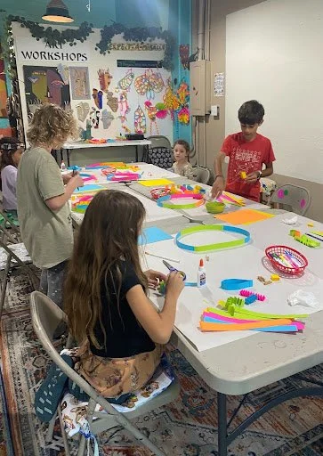 photograph of the The Make Art Like Great Artists Series Begins for Frame Gallerys homeschool art crew class