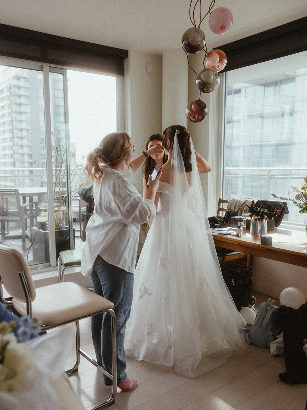 The calm before the &ldquo; I do &ldquo; ✨

When you look at wedding photos you see perfection. But when you swipe through these moments you see the magic that happens before. The laughs, the deep breaths, and making sure every single strand of hair 