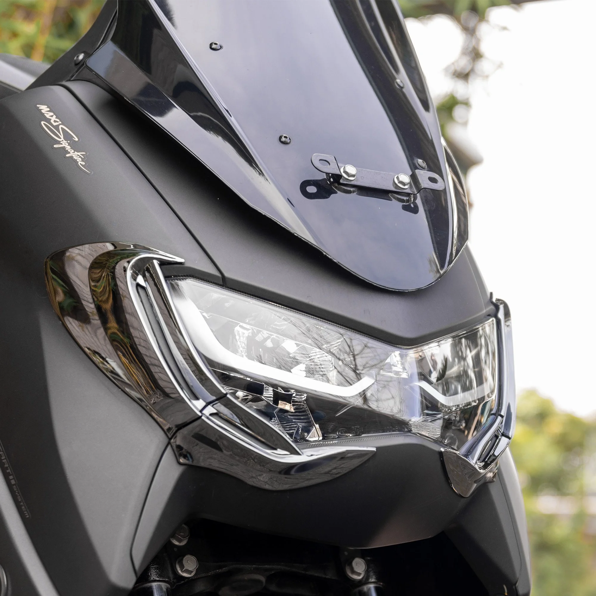 Garnish Black Chrome