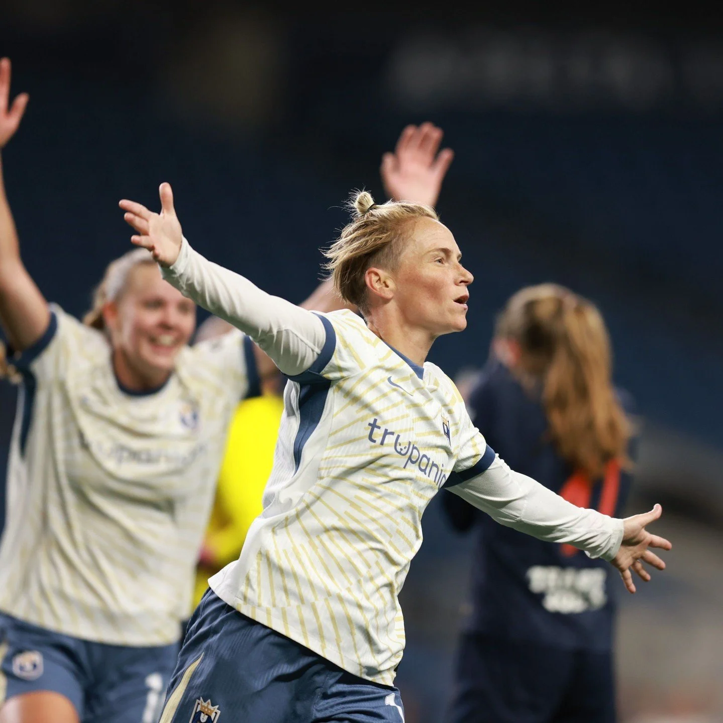 The green, green grass awaits the return of the Reign this Sunday, and our first opportunity to celebrate them home, in Seattle. And for the 14th and final season, a "tiny Welsh Dragon" shall lead them. #TBT