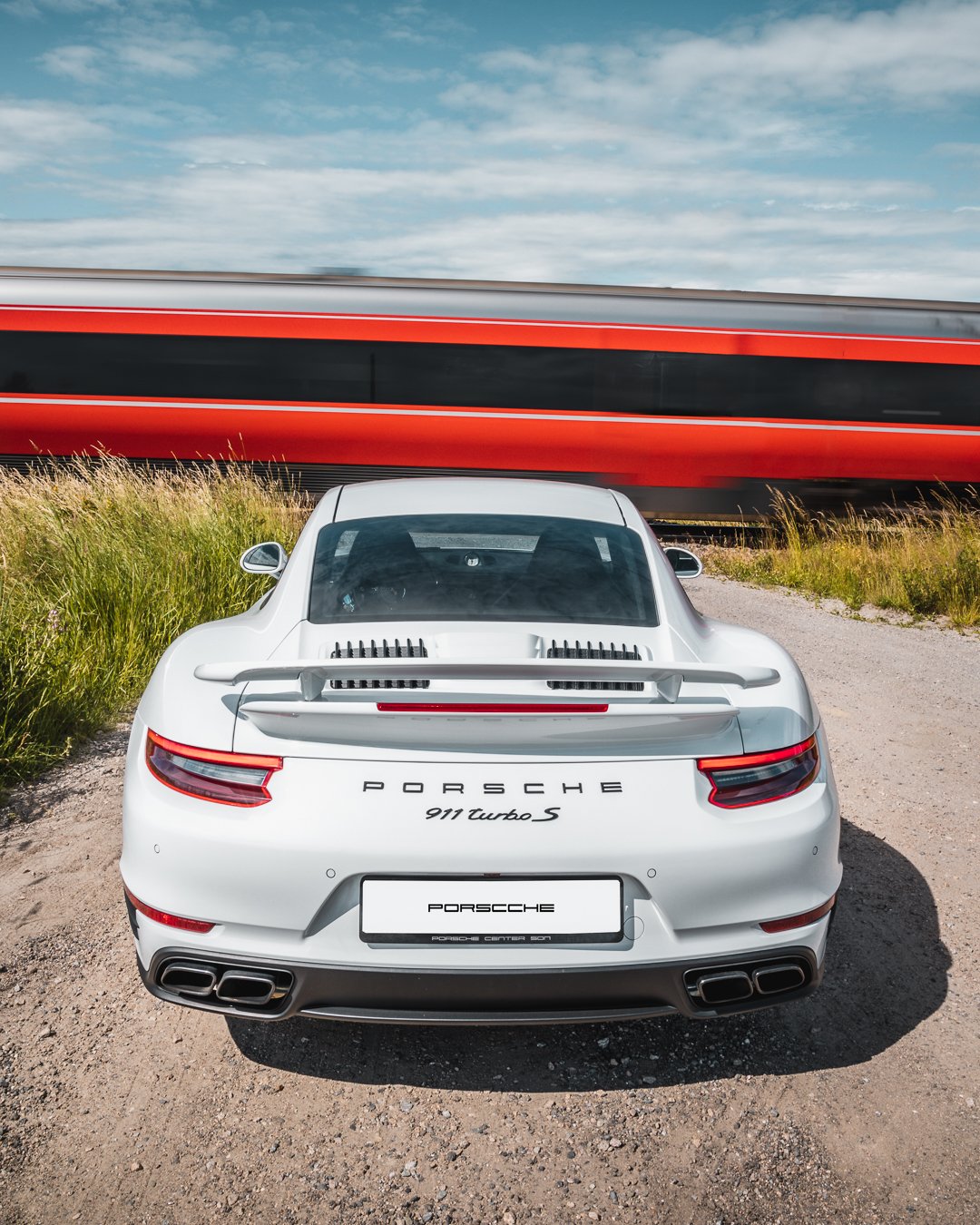 PCS 991.2 Turbo S Racing_IG Feed-1.jpg