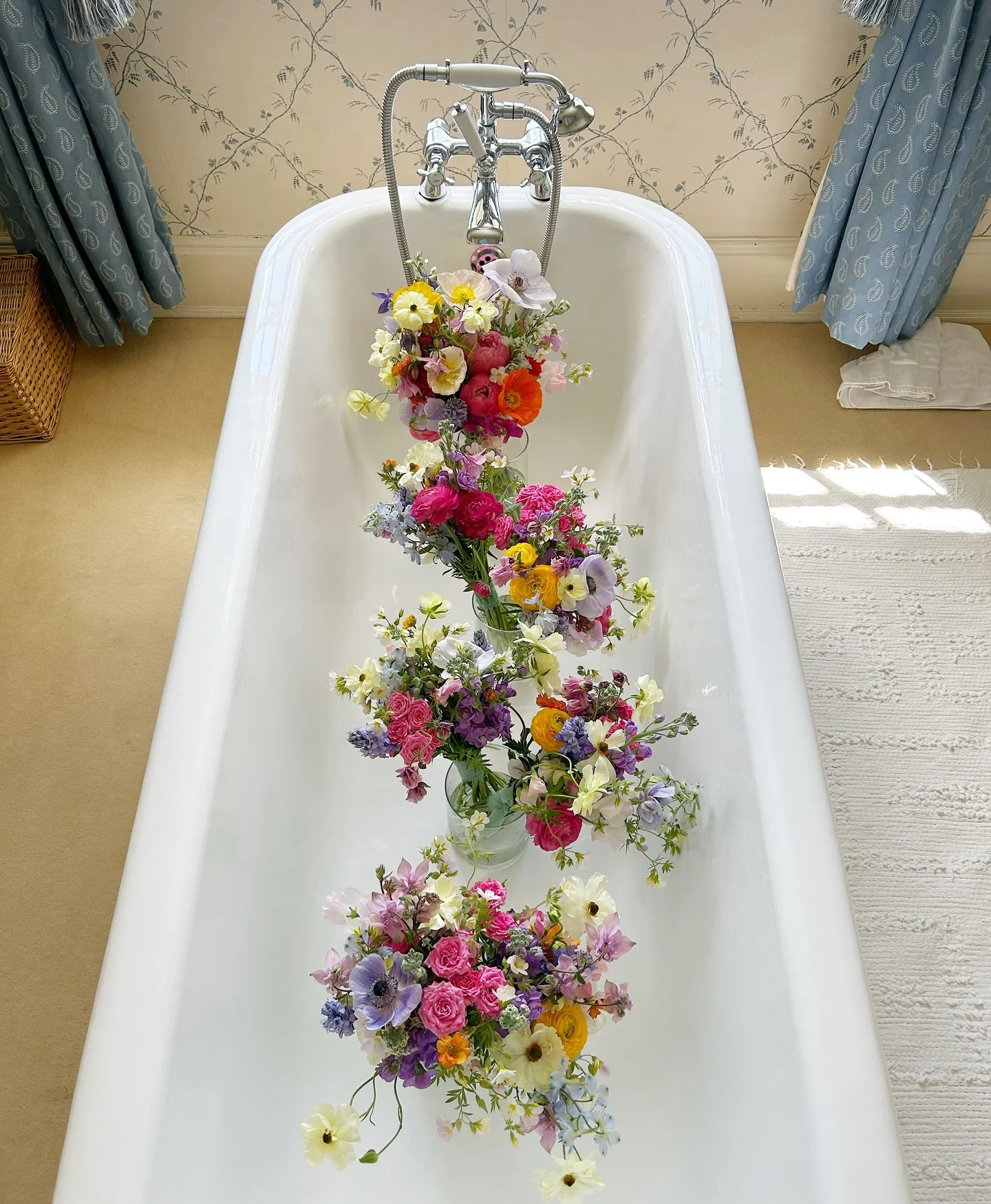 Back in the bath @plasdinamcountryhouse