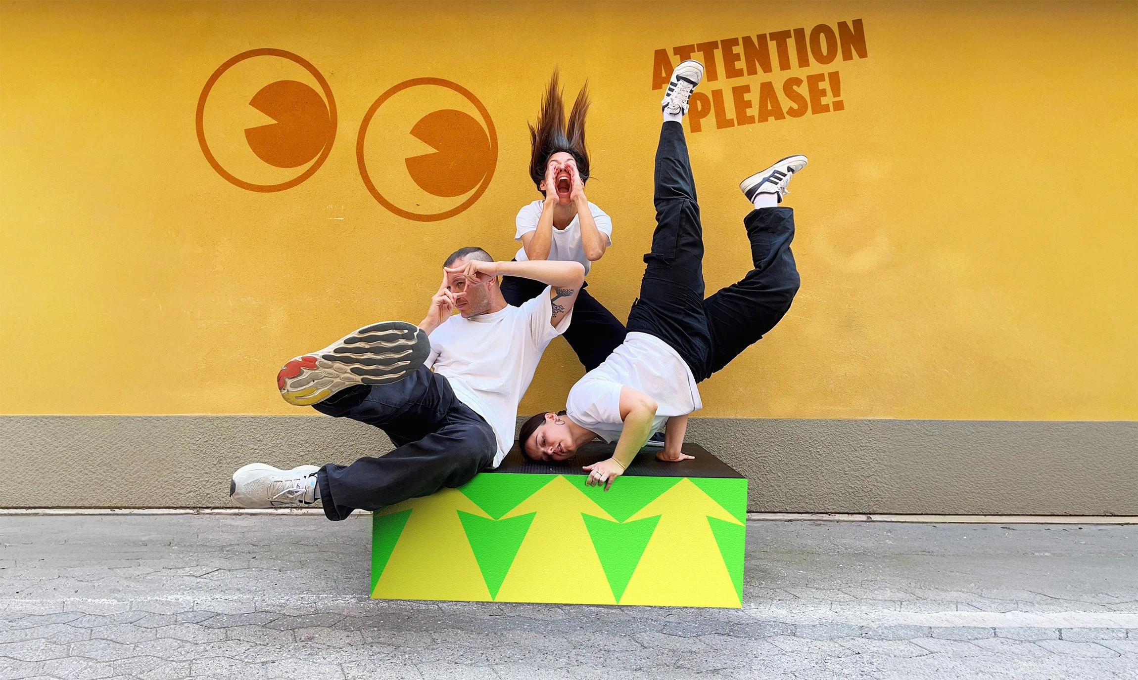 1. Attention Please! Foto: Framework.jpg