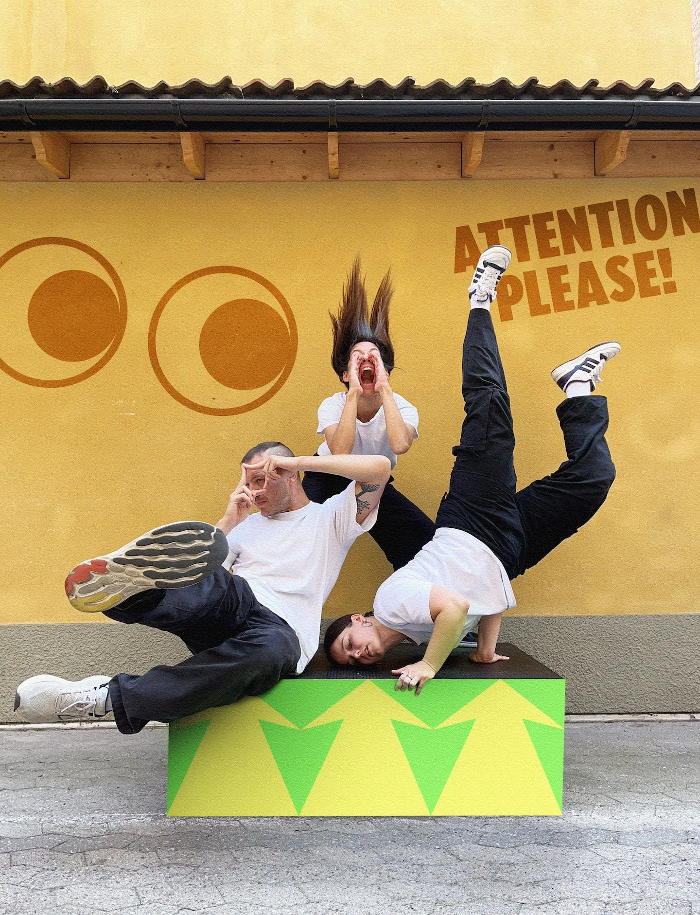 2. Attention Please! Foto: Framework.jpg