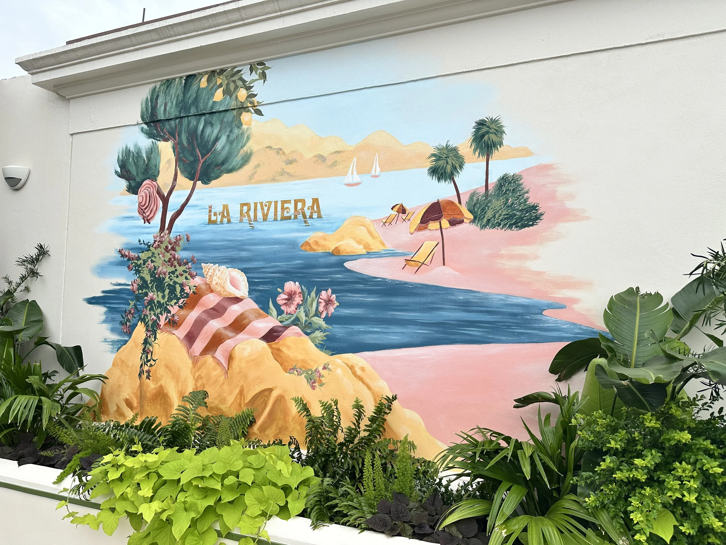 La Riviera - Pool & Bar