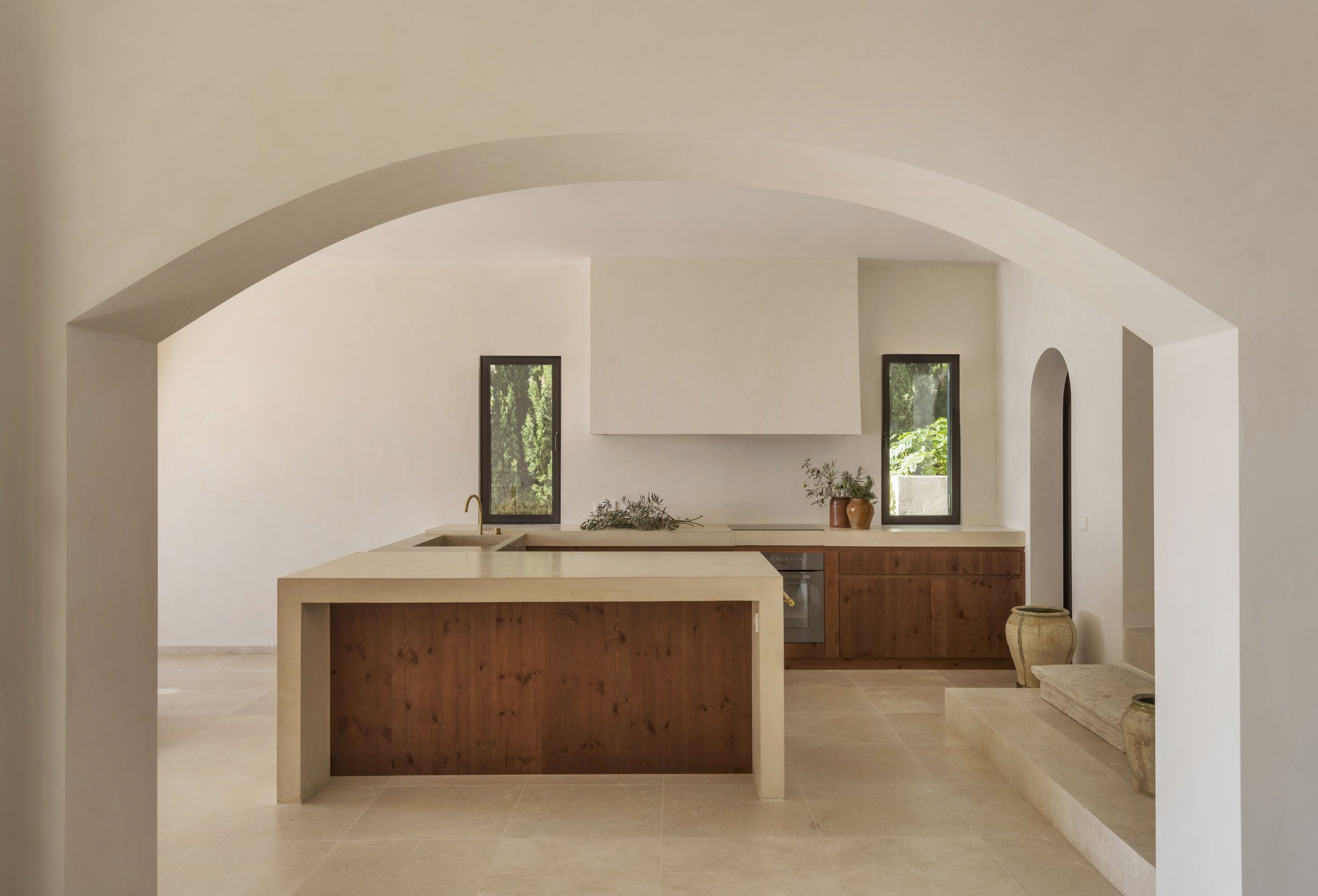 9_Kitchen Front.jpg