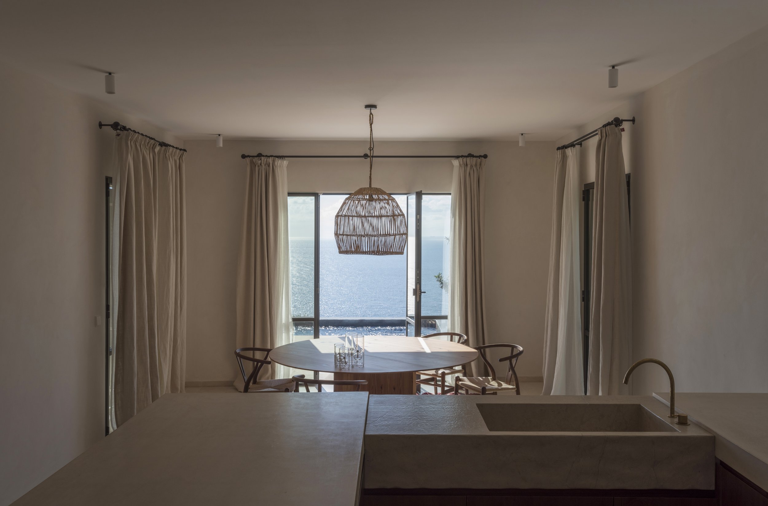 11_Dinning Front.jpg