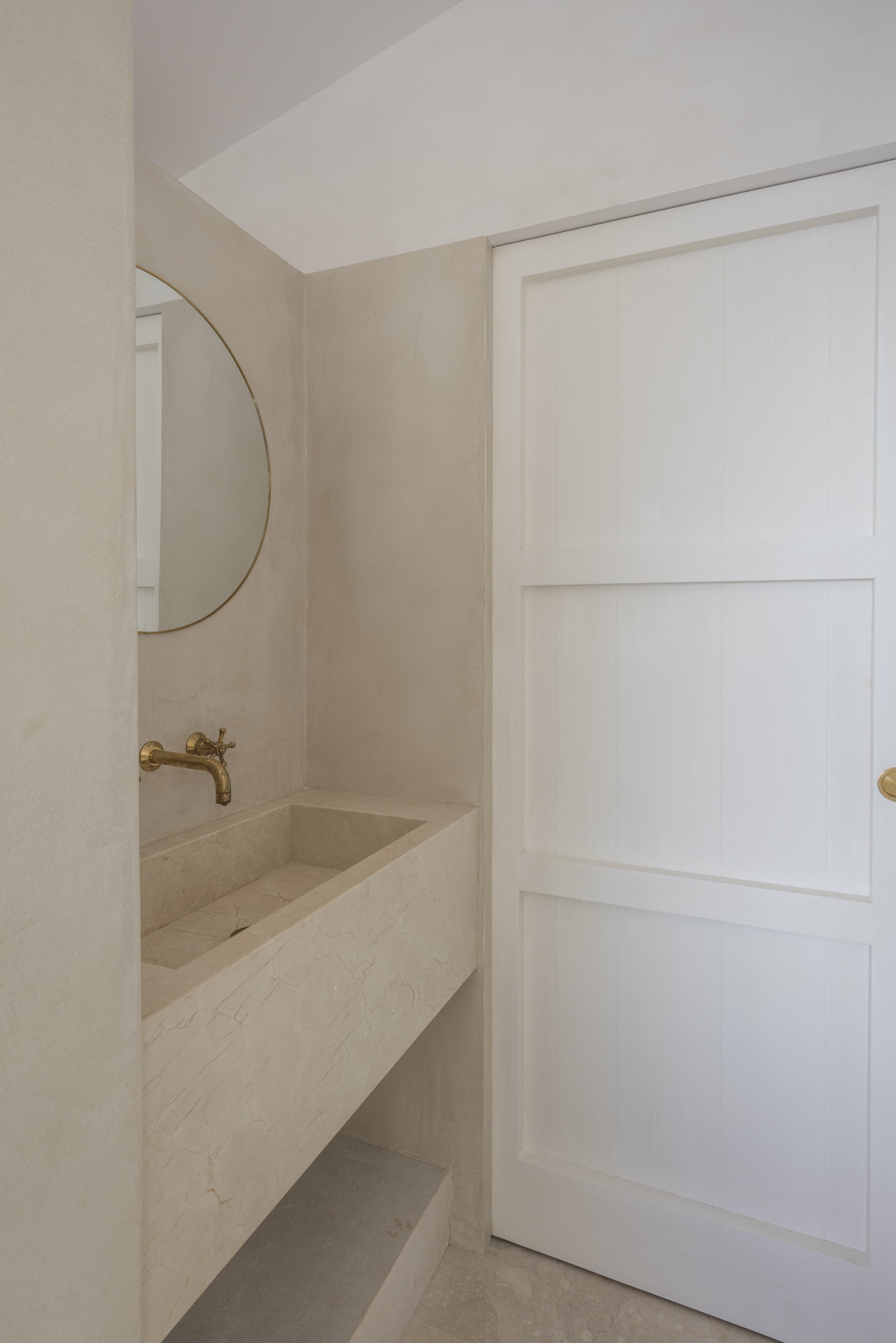 40_Attic Bathroom.jpg