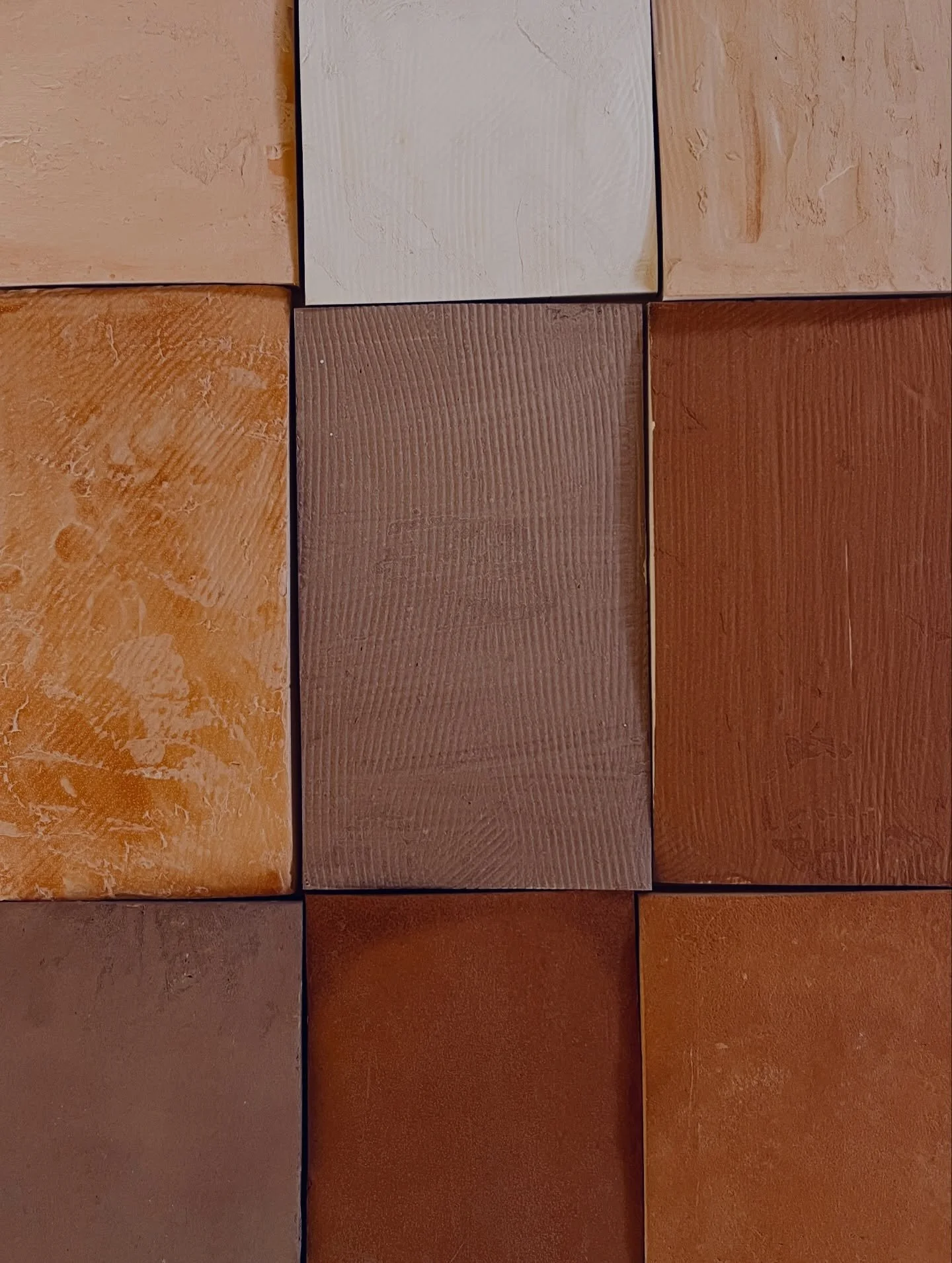 Towards the end of 2025, I returned to @sempre_vida__ to share the first test tiles and colours from the wild clay we&rsquo;d previously collected. 

The results left us swooning over the possibilities, somehow even more beautiful and surprising than