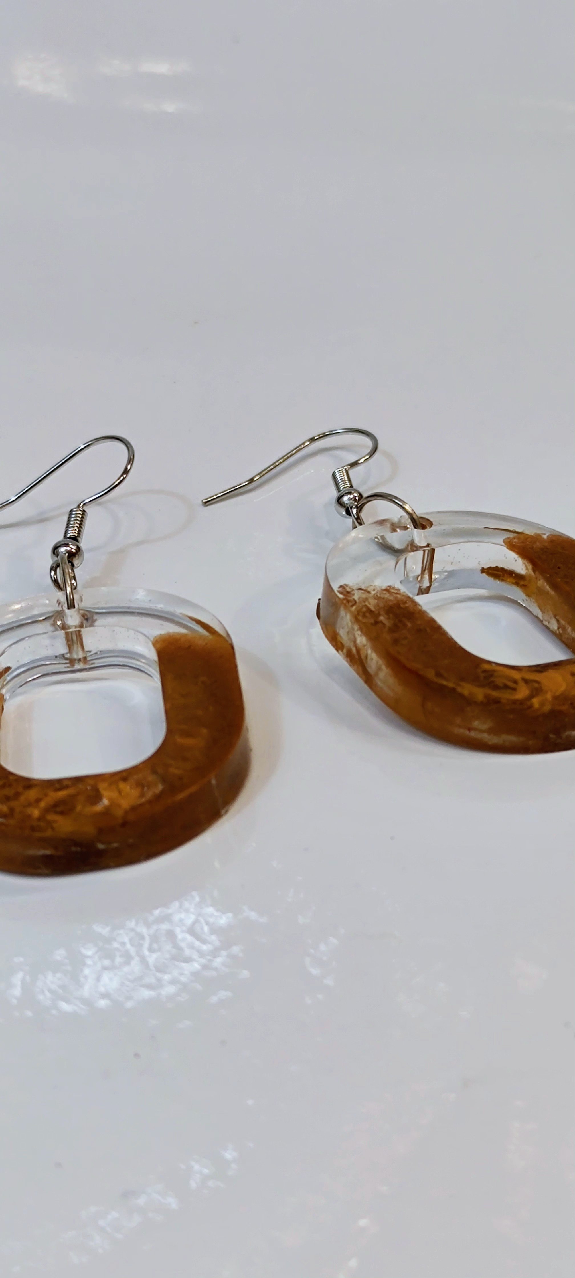 BOUCLE D'OREILLE RESINE REF 3..jpg