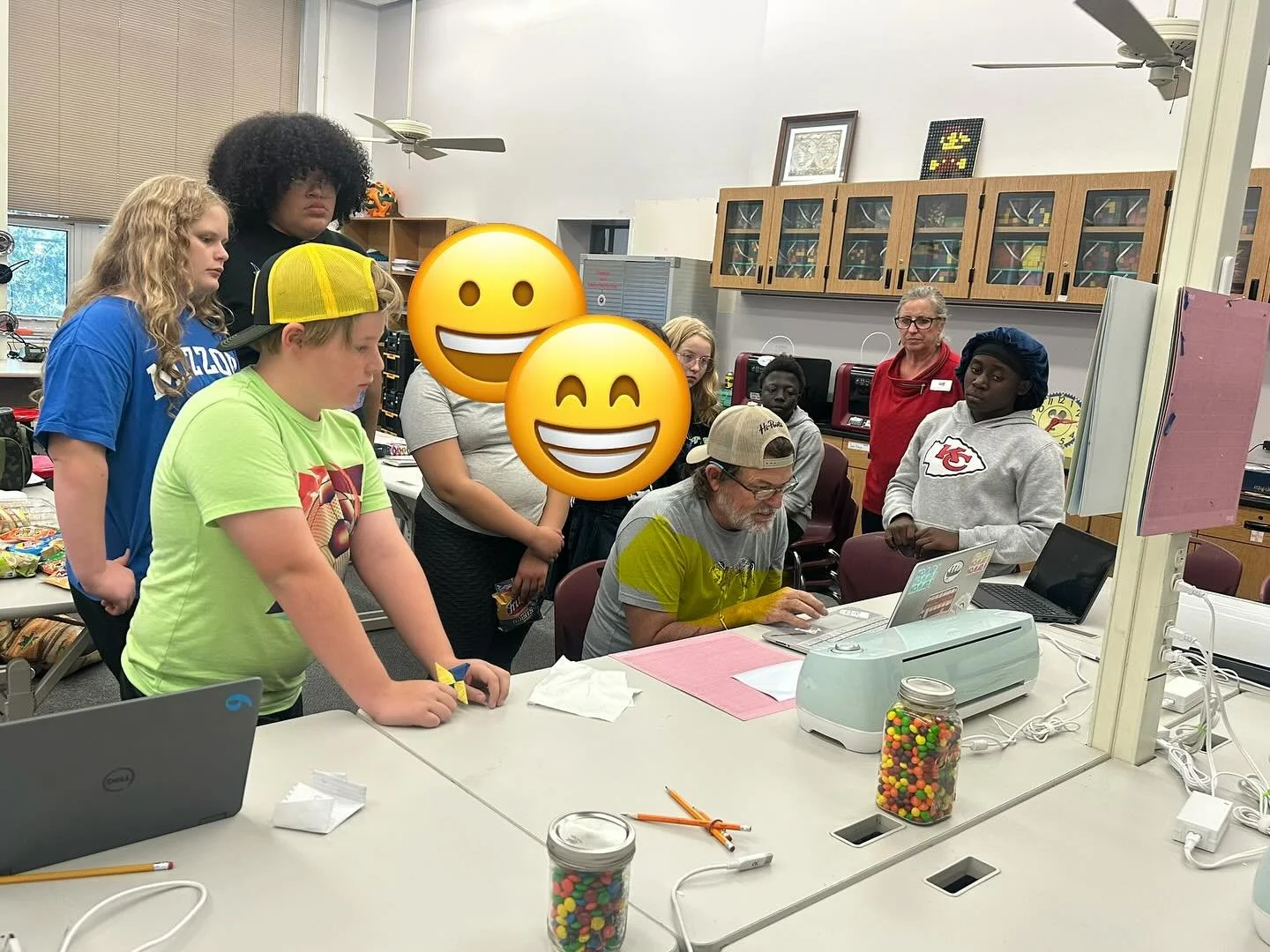 Club Shuri and their sponsors Anna Osborn and Betsy Jones visited the innovation lab to learn how to make their own custom stickers with Craig Adams as their instructor.