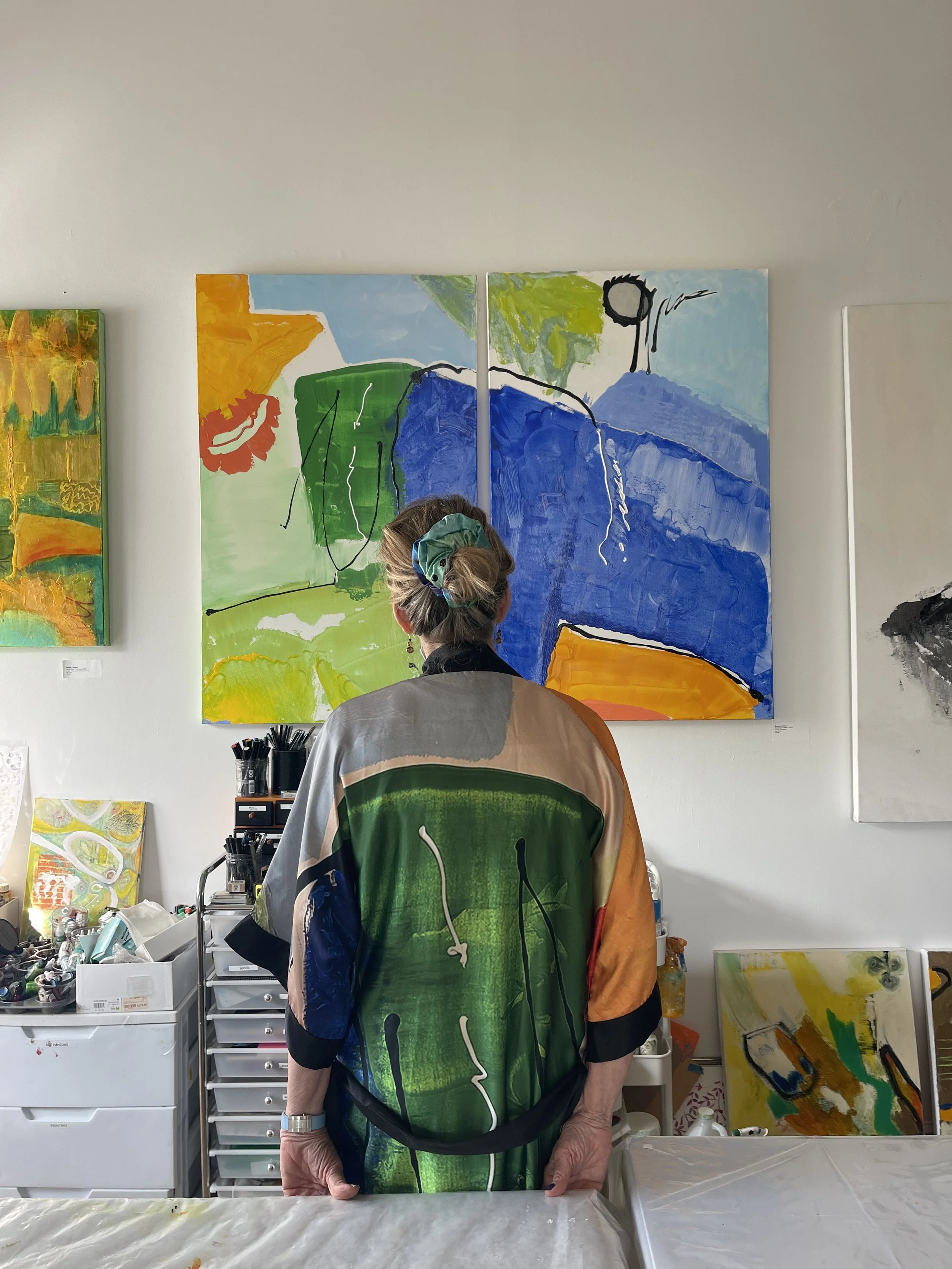 Fabulous satin robe with scrunchie after the diptych " A CHANGE OF PACE"