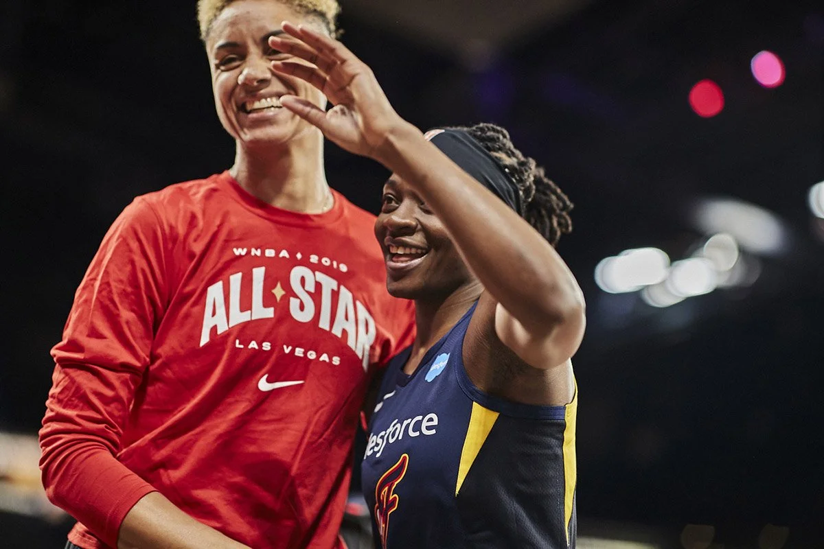 pete-thompson-photographer_WNBA_All-Star_womens-basketball-high-five-erica-wheeler.jpg