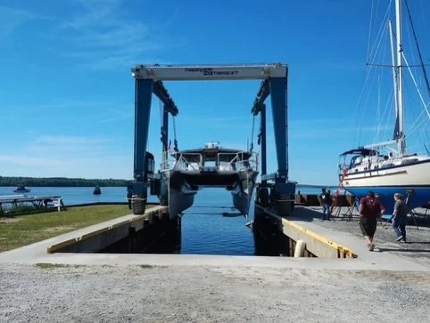 Firefly took another big step forward last week!☀️⚓️

The team at @lyman_morse boat-building moved Firefly into the water for a float test to make sure everything is performing as expected&hellip;and the good news is she floats!🎉🌊

Behind the scene