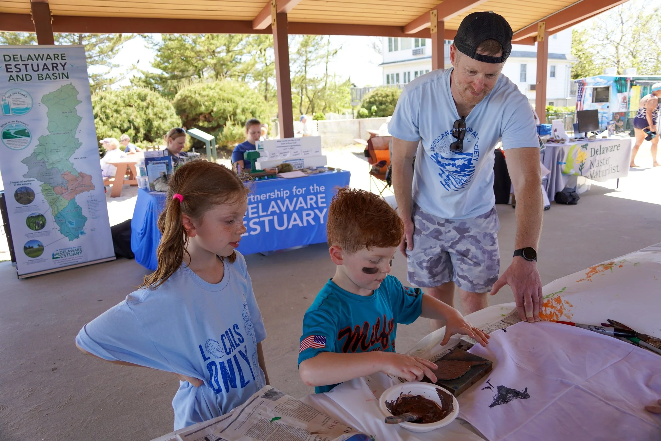 The third annual Red Knot Fest was a great success!🐧🦀

Thanks to the Town Of Slaughter Beach and Memorial Volunteer Fire Co. we made use of the pavilion to host a wonderful day celebrating the incredible connection between red knots, horseshoe crab