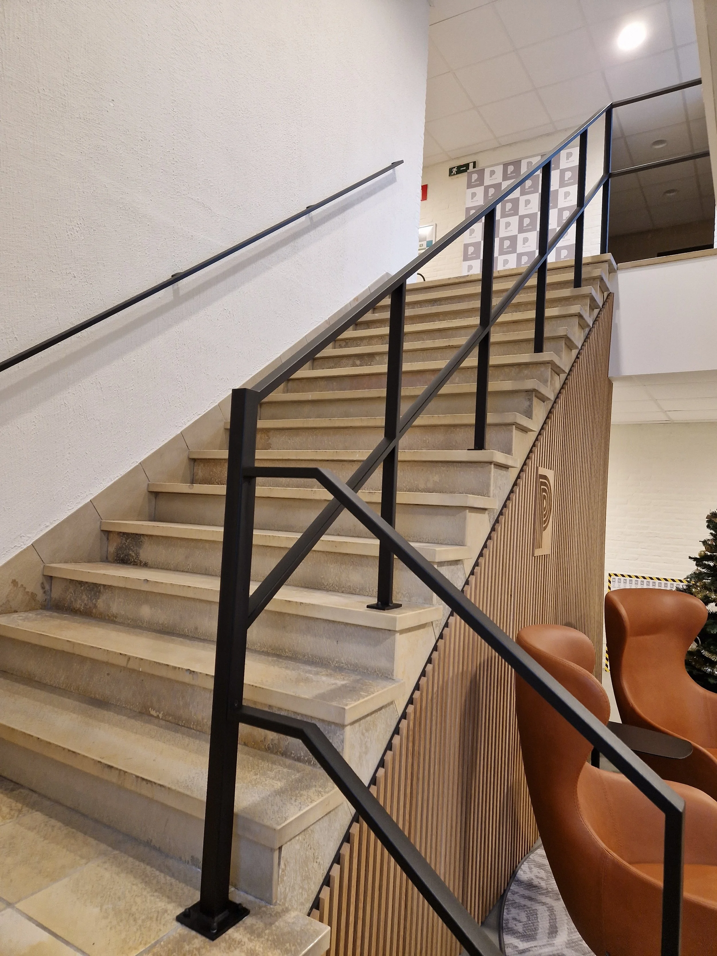 Prayon nv Ruisbroek trapleuning.jpg