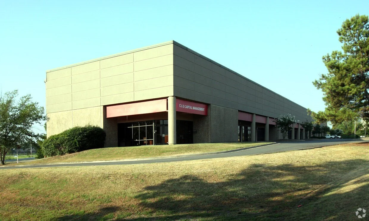 4,456 SF Industrial Space with Office &amp; Storage for Lease in North Little Rock, Arkansas